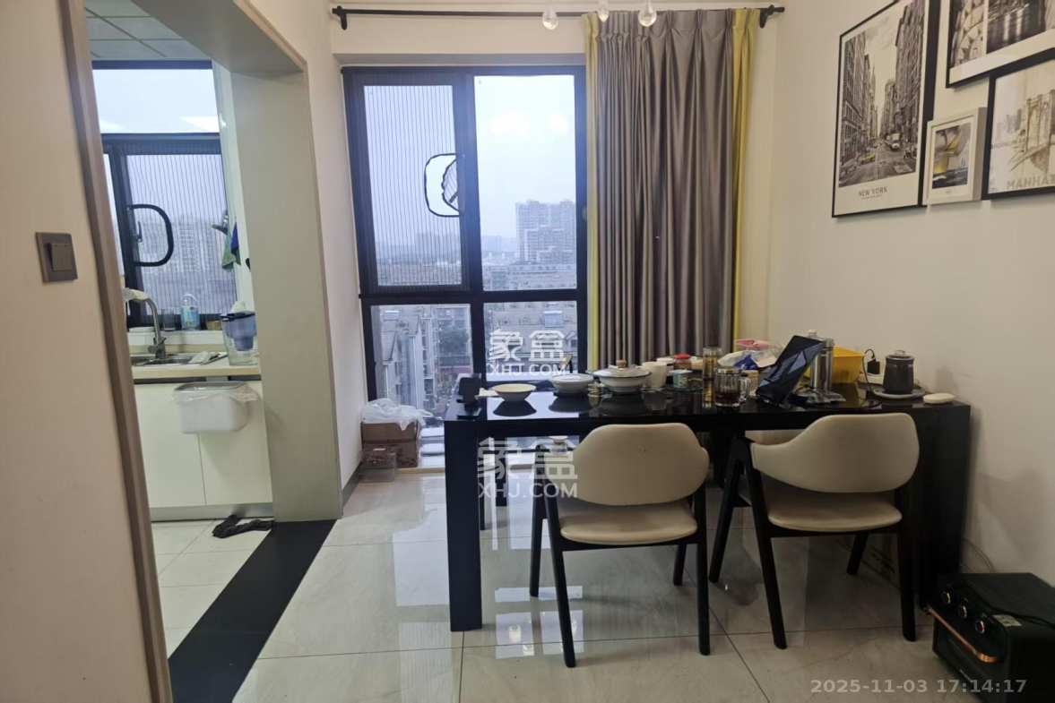 中央美郡 4室2厅2卫 3000.0元/月 中央美郡 4室2厅2卫 3000.0元/月室内图