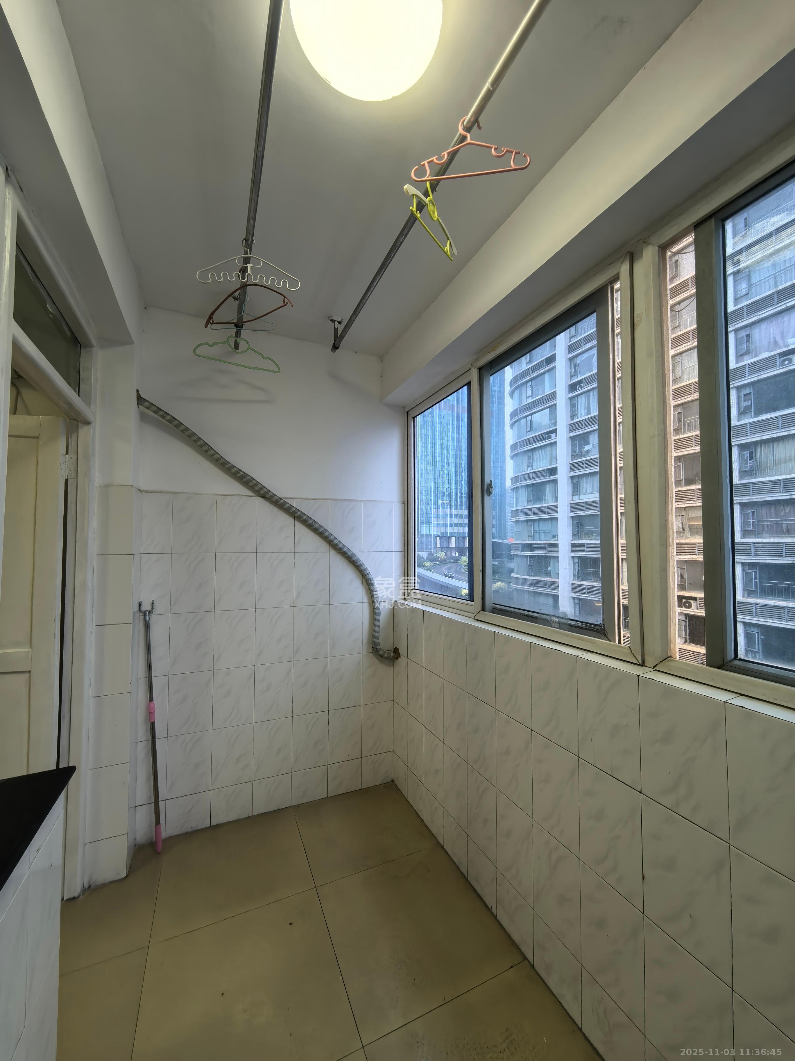 新世界商贸城 3室2厅1卫 2800.0元/月 新世界商贸城 3室2厅1卫 2800.0元/月室内图