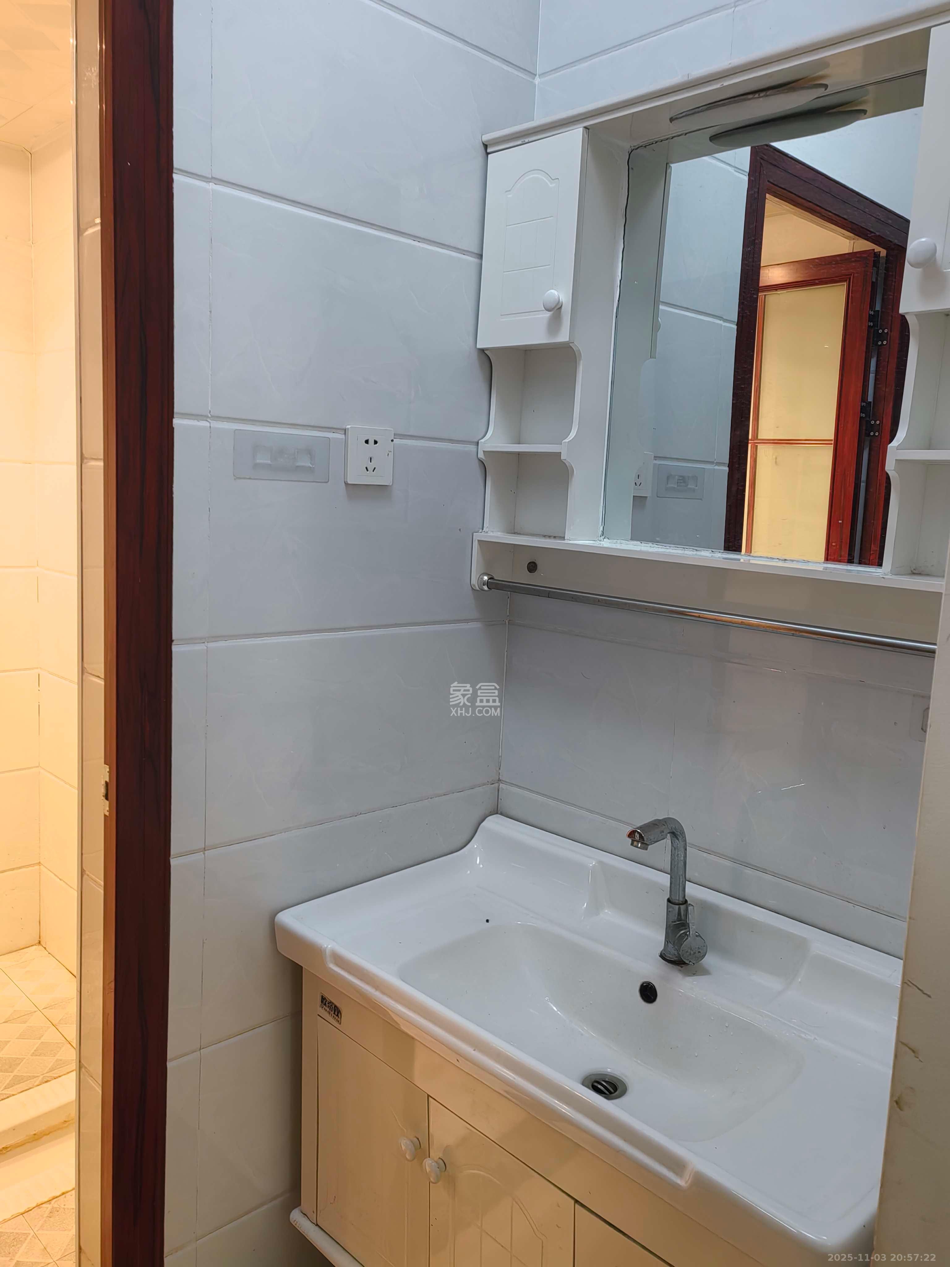 阳光城尚东湾青云苑  3室2厅1卫    2000.0元/月室内图