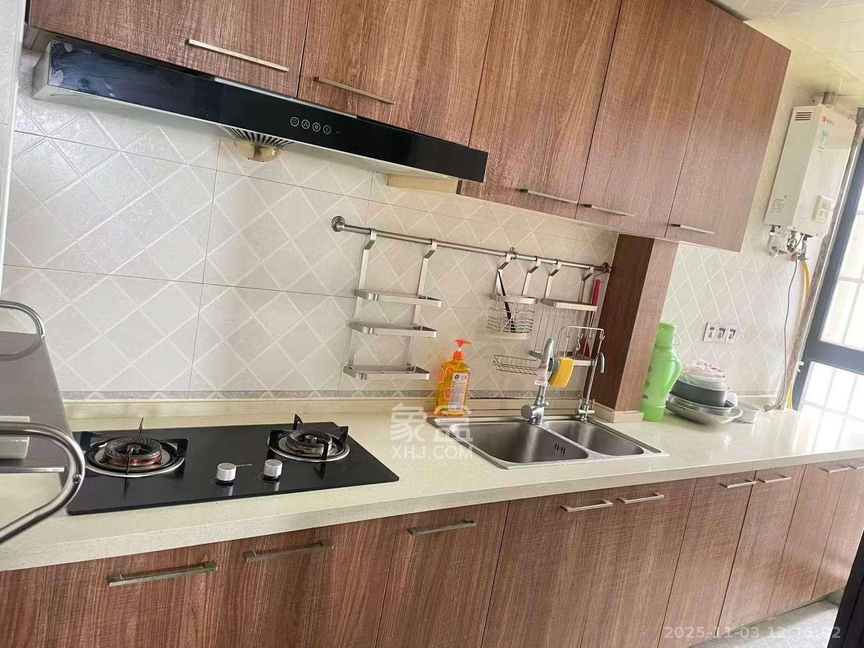 天元涉外桃园  3室2厅2卫    3000.0元/月室内图