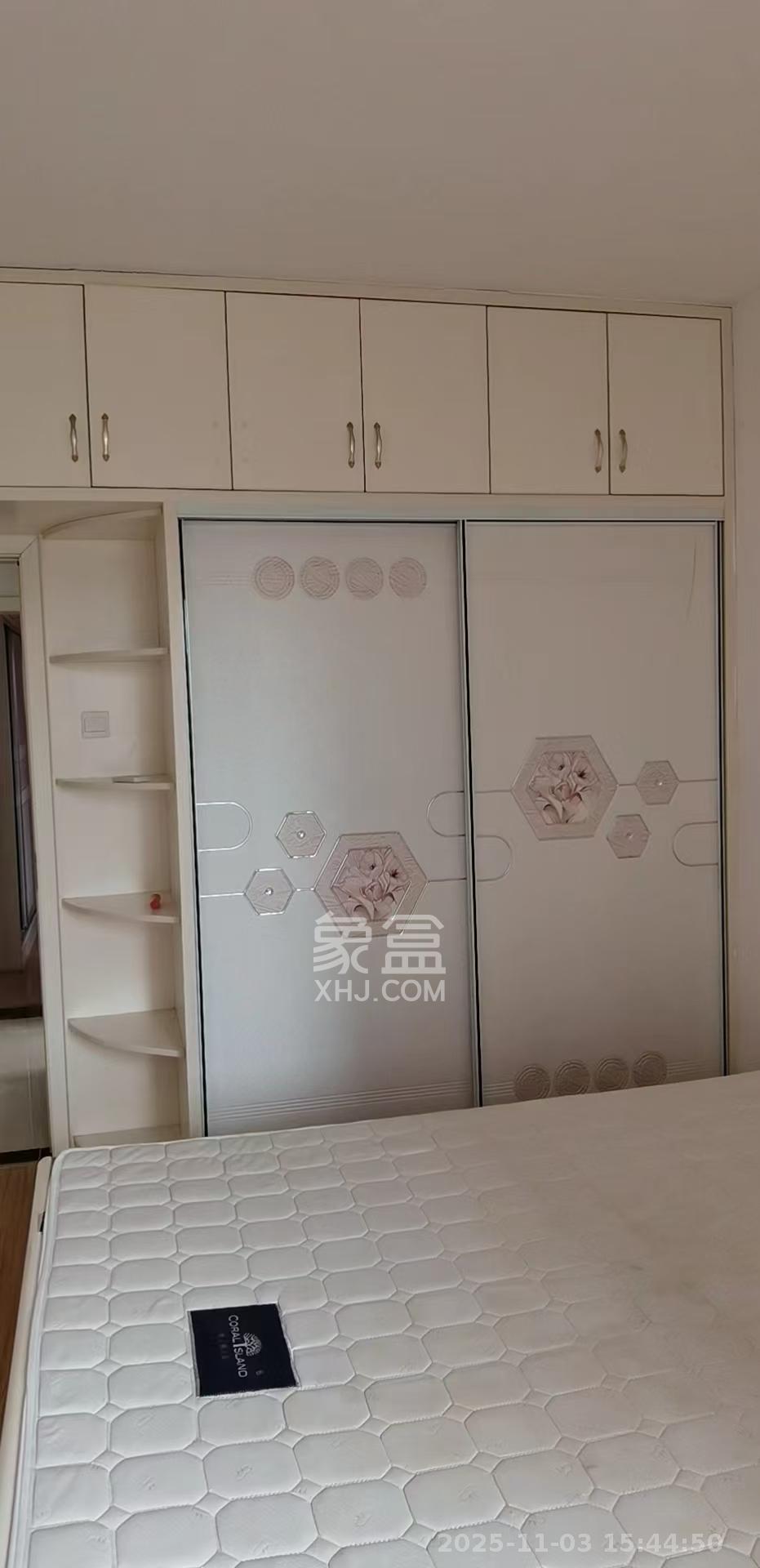 华润凤凰城三期  2室2厅1卫    1800.0元/月