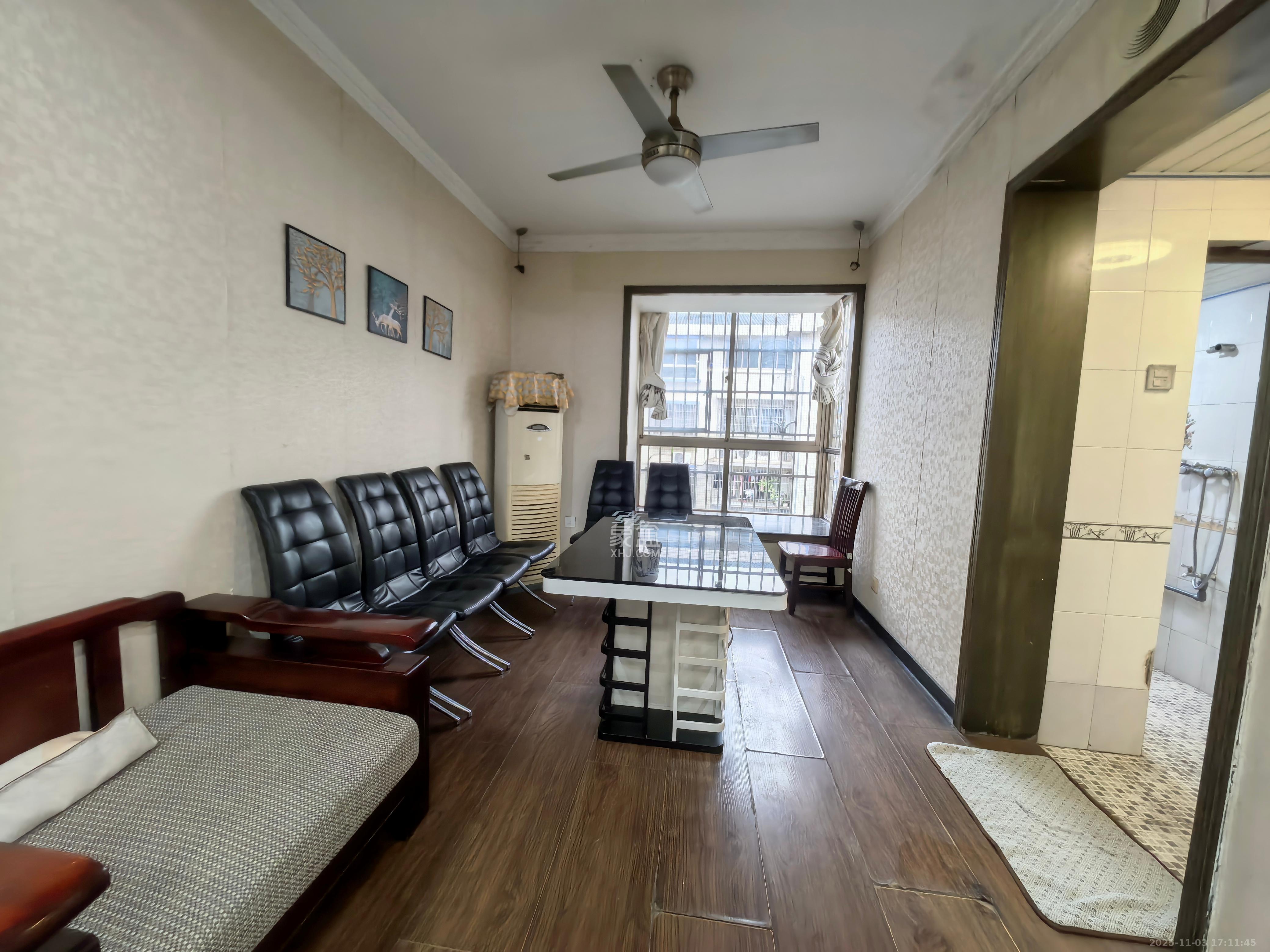 金峰小区南院  3室2厅2卫    1900.0元/月 金峰小区南院  3室2厅2卫    1900.0元/月室内图