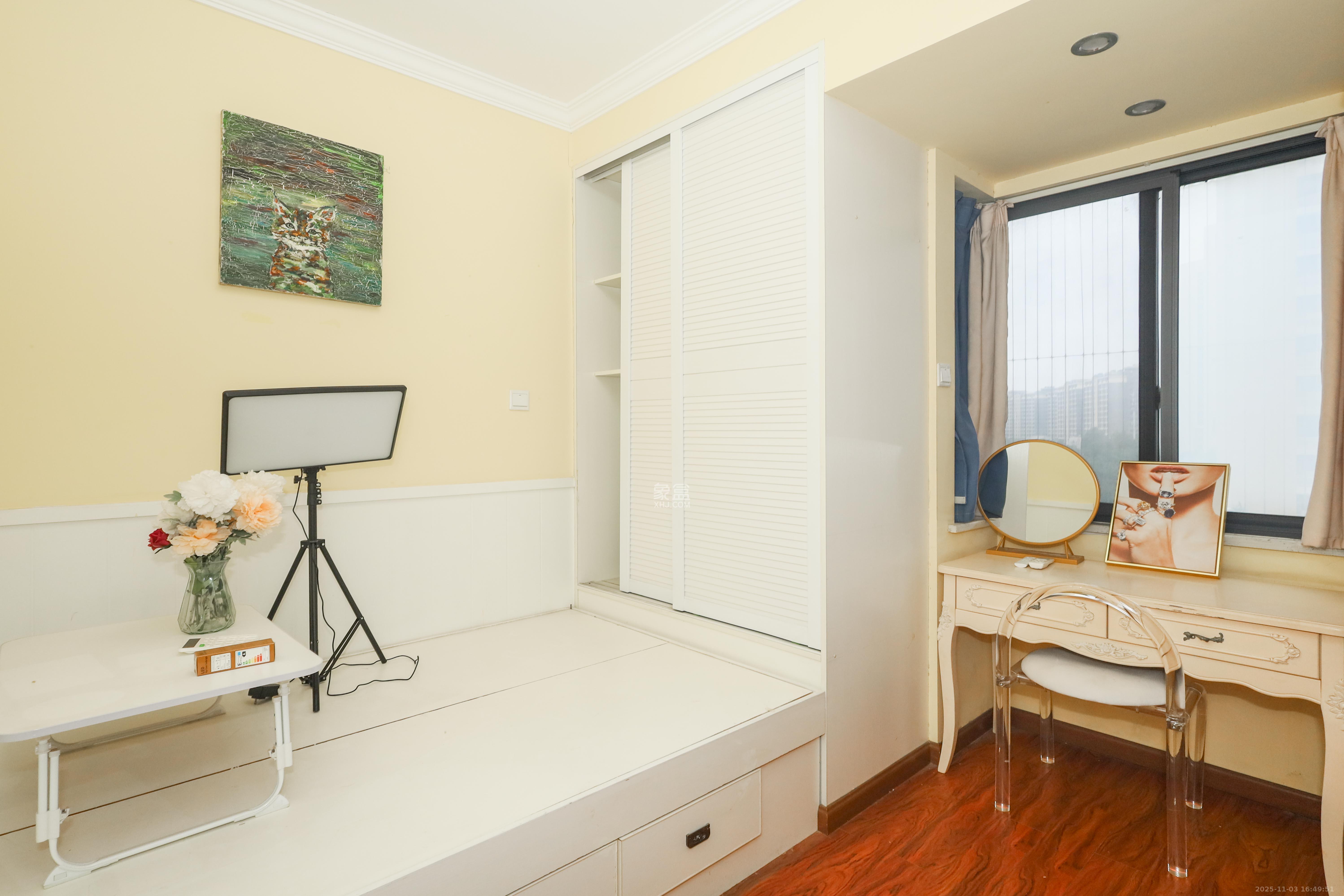 好莱城（弘德西街）  3室2厅1卫    99.0万卧室