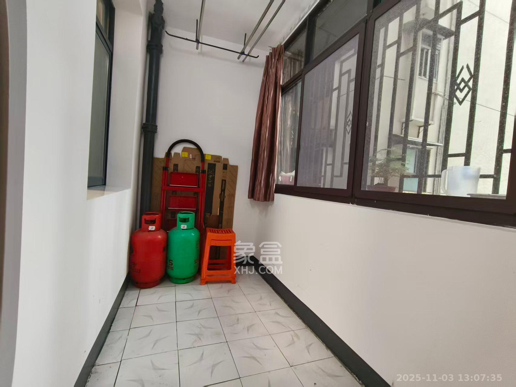 文庙坪小区  2室1厅1卫    2800.0元/月室内图