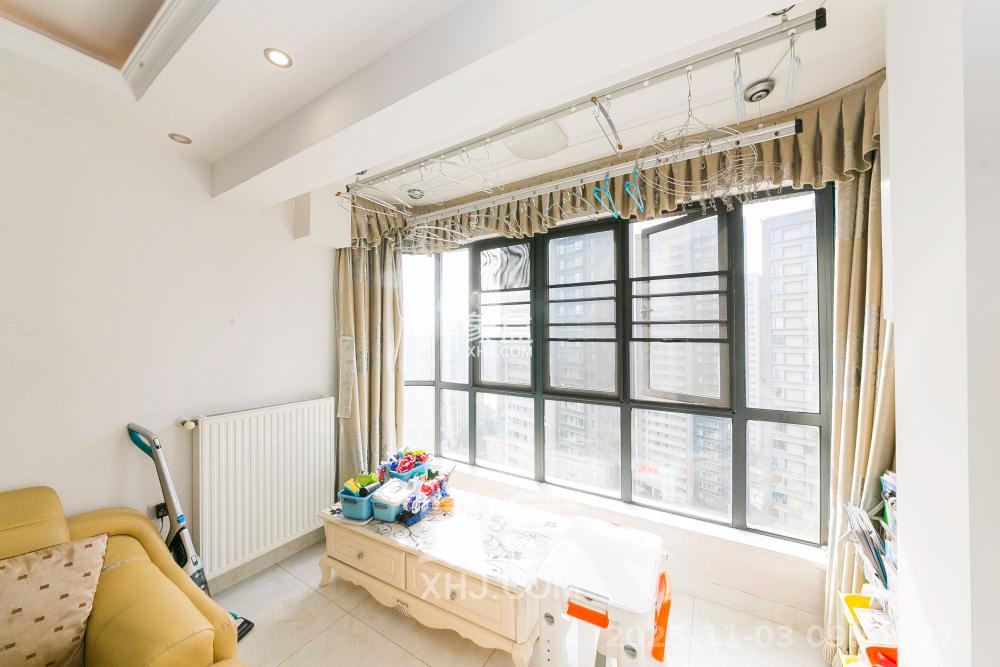 湘江雅颂居  3室2厅1卫    2500.0元/月室内图