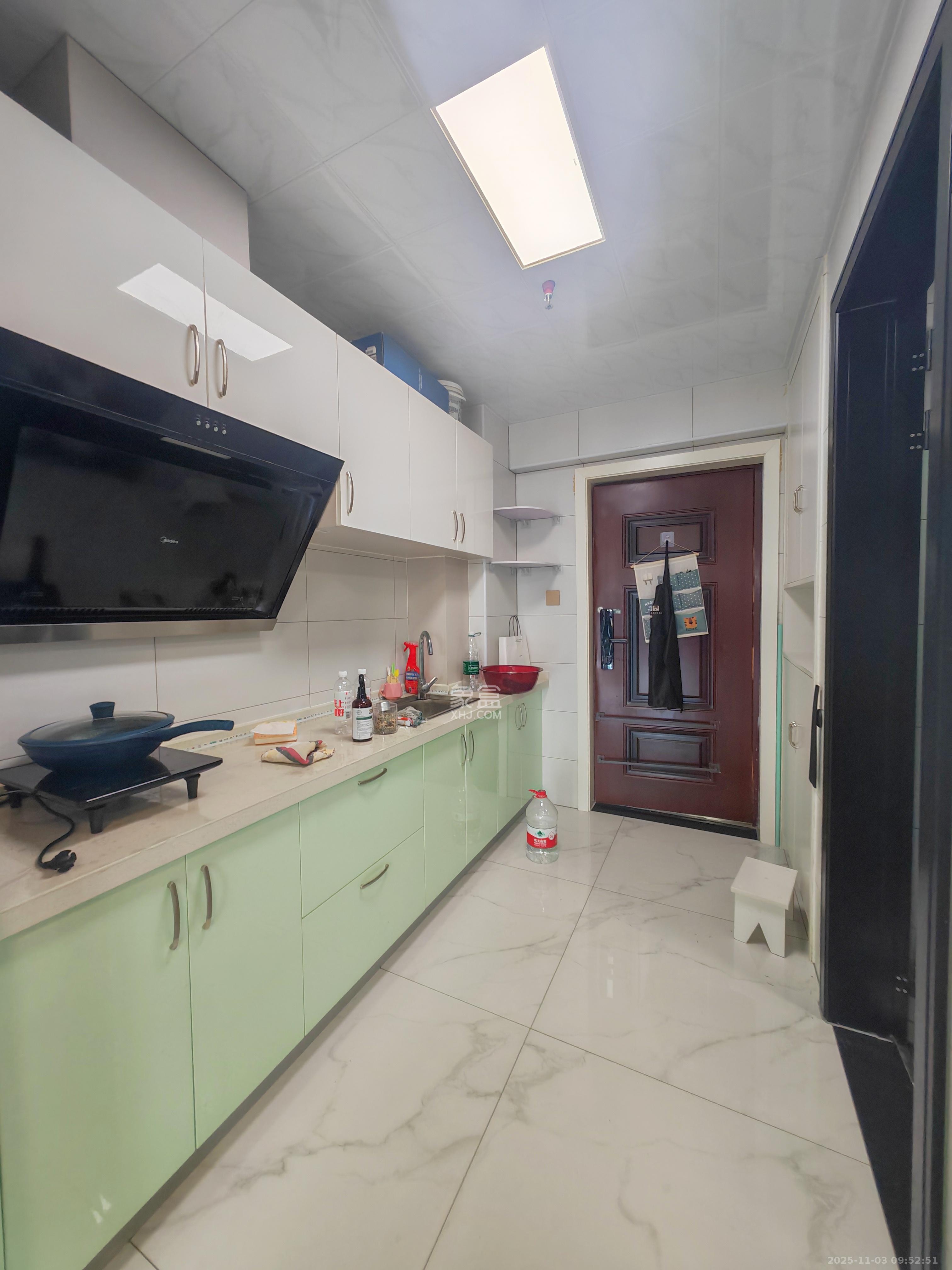 鑫远玲珑  1室0厅0卫    1600.0元/月室内图