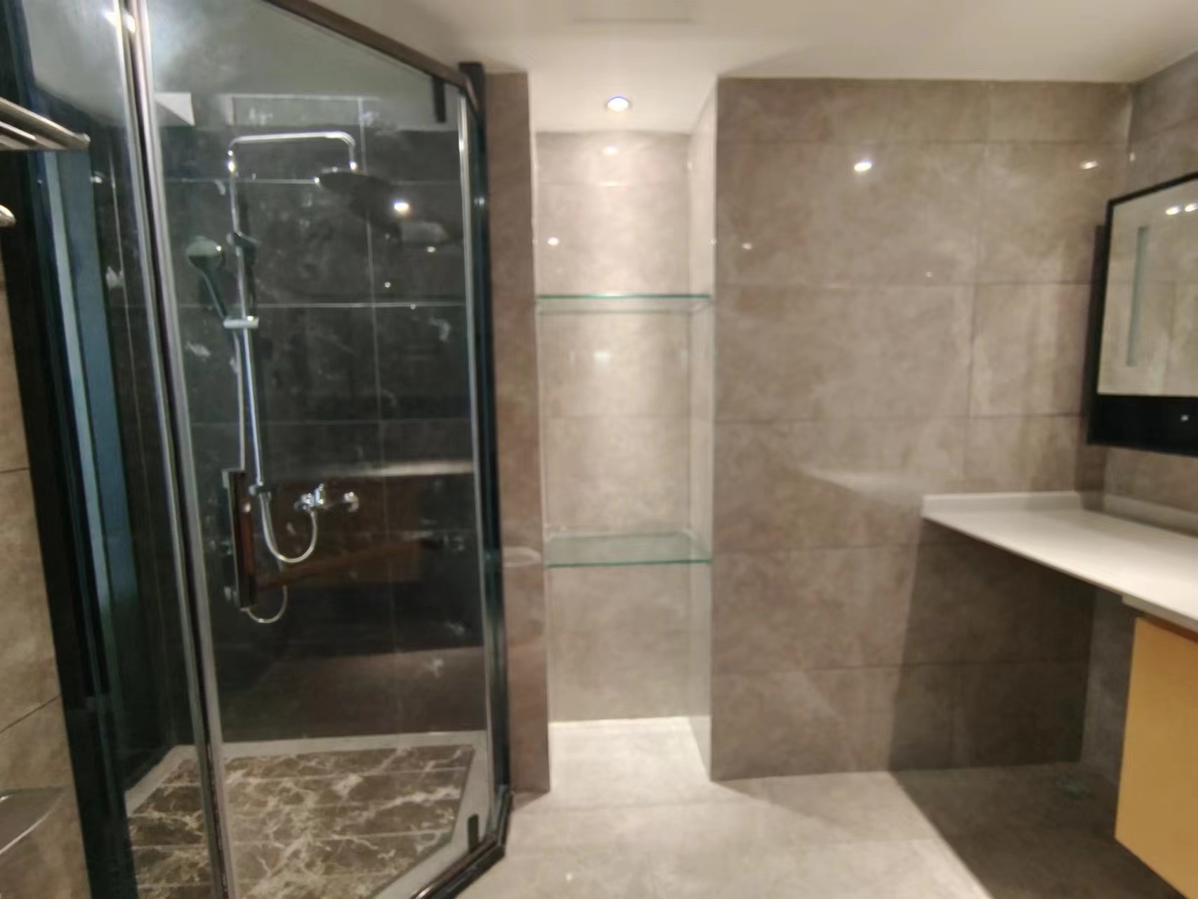 中国城星悦居  1室1厅1卫    2100.0元/月 中国城星悦居  1室1厅1卫    2100.0元/月室内图