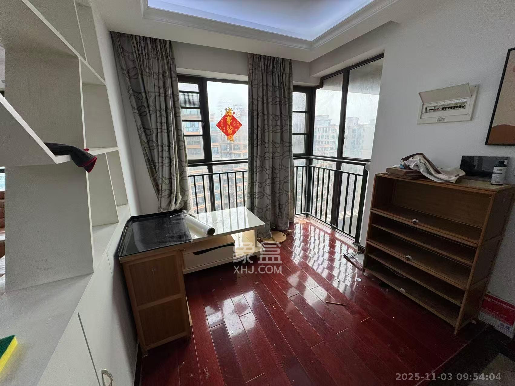 万象凯旋湾  3室2厅2卫    3300.0元/月室内图