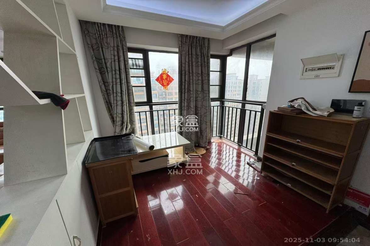 万象凯旋湾 3室2厅2卫 3300.0元/月 万象凯旋湾 3室2厅2卫 3300.0元/月室内图