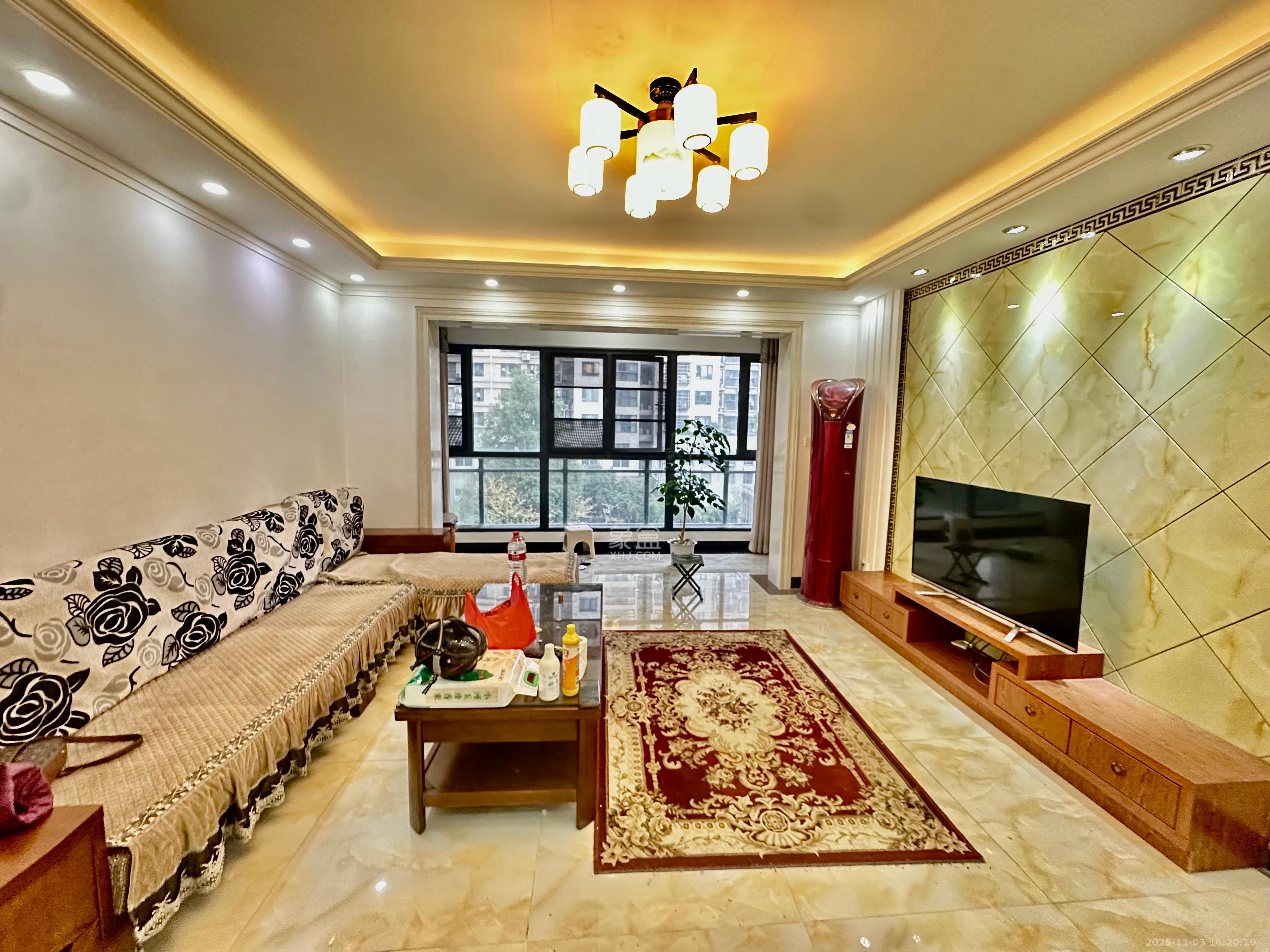 奥克斯广场  3室2厅1卫    3200.0元/月