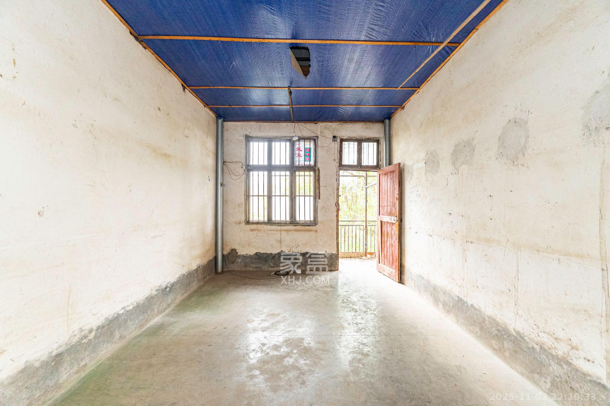 榔梨镇散盘  4室2厅1卫    65.0万卧室