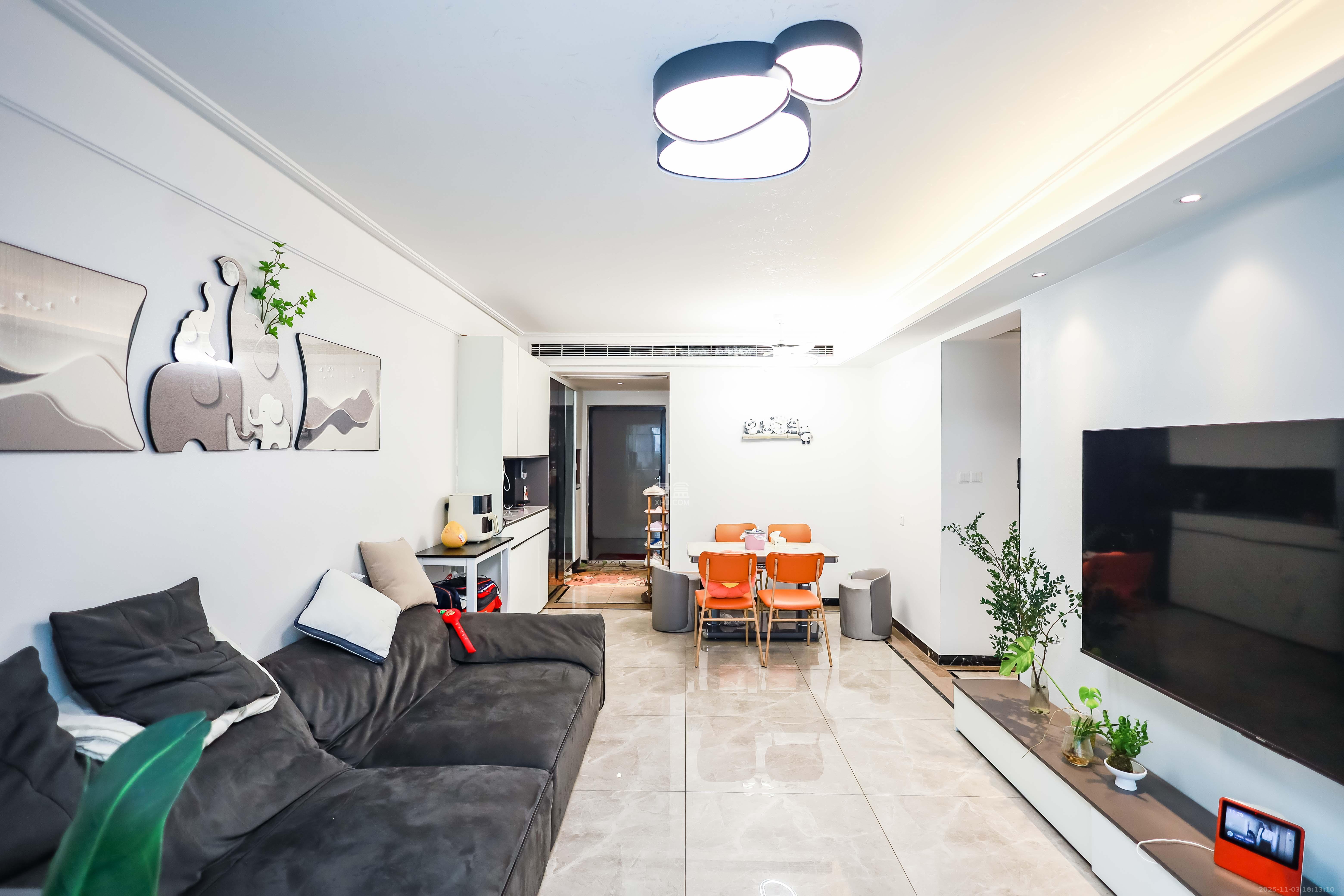 保利恒伟时光印象  4室3厅2卫    125.0万客厅