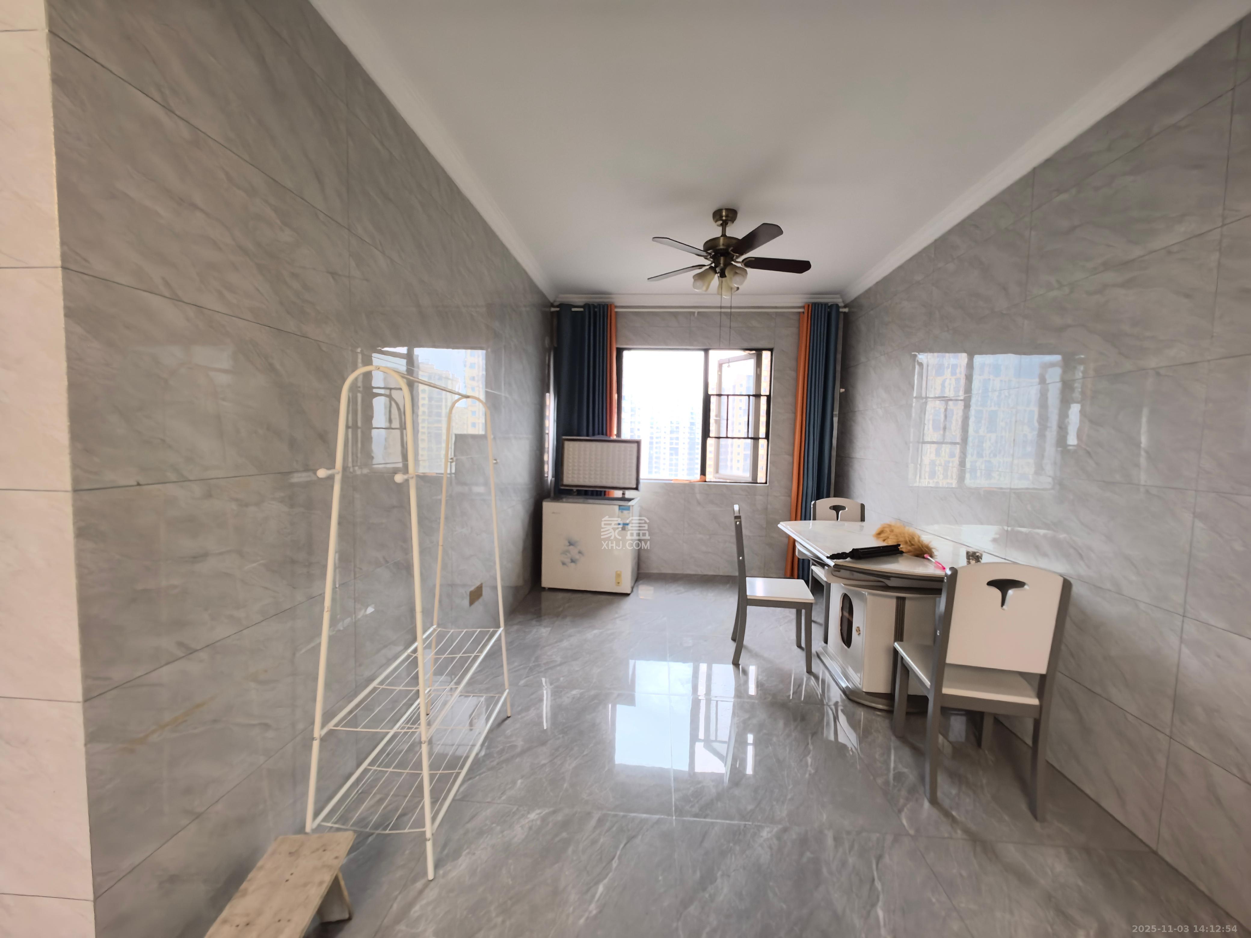 深业睿城  4室2厅2卫    3000.0元/月室内图