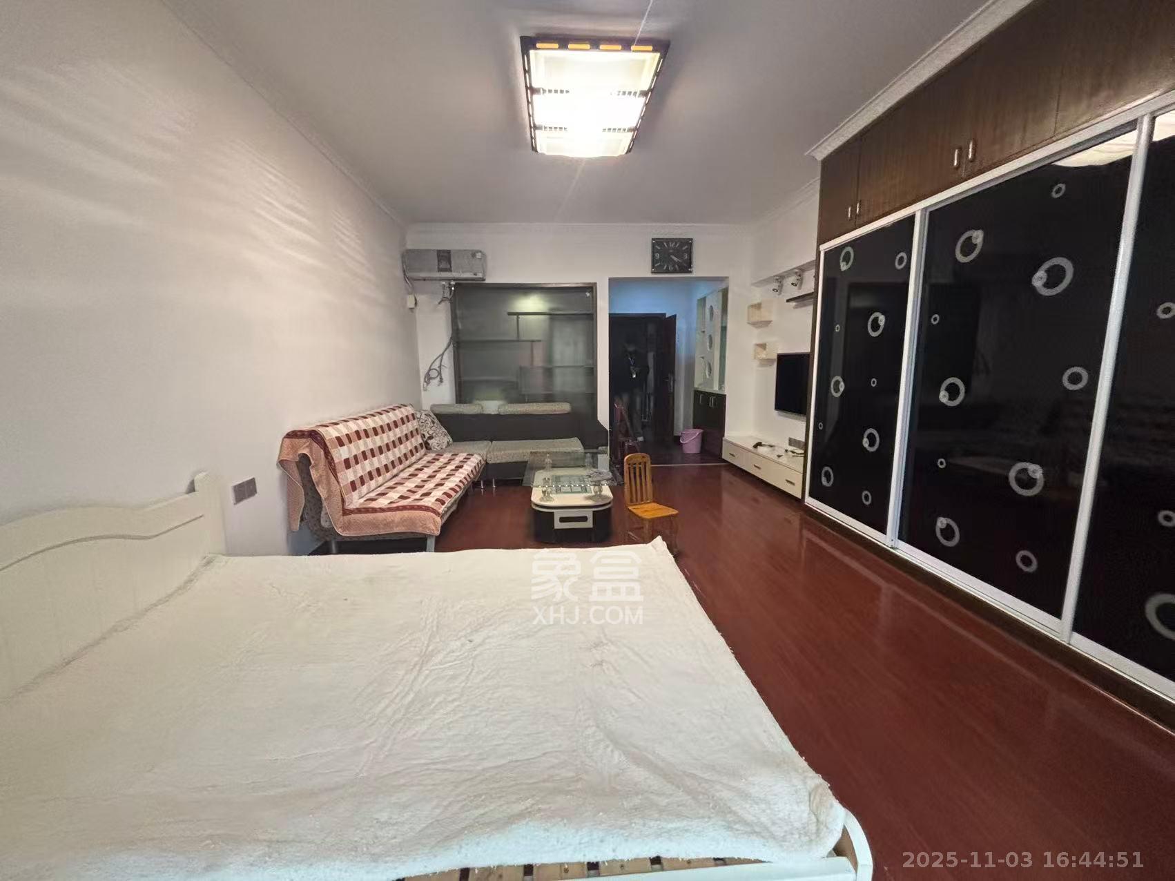 中盛小家碧寓  1室1厅1卫    1500.0元/月室内图