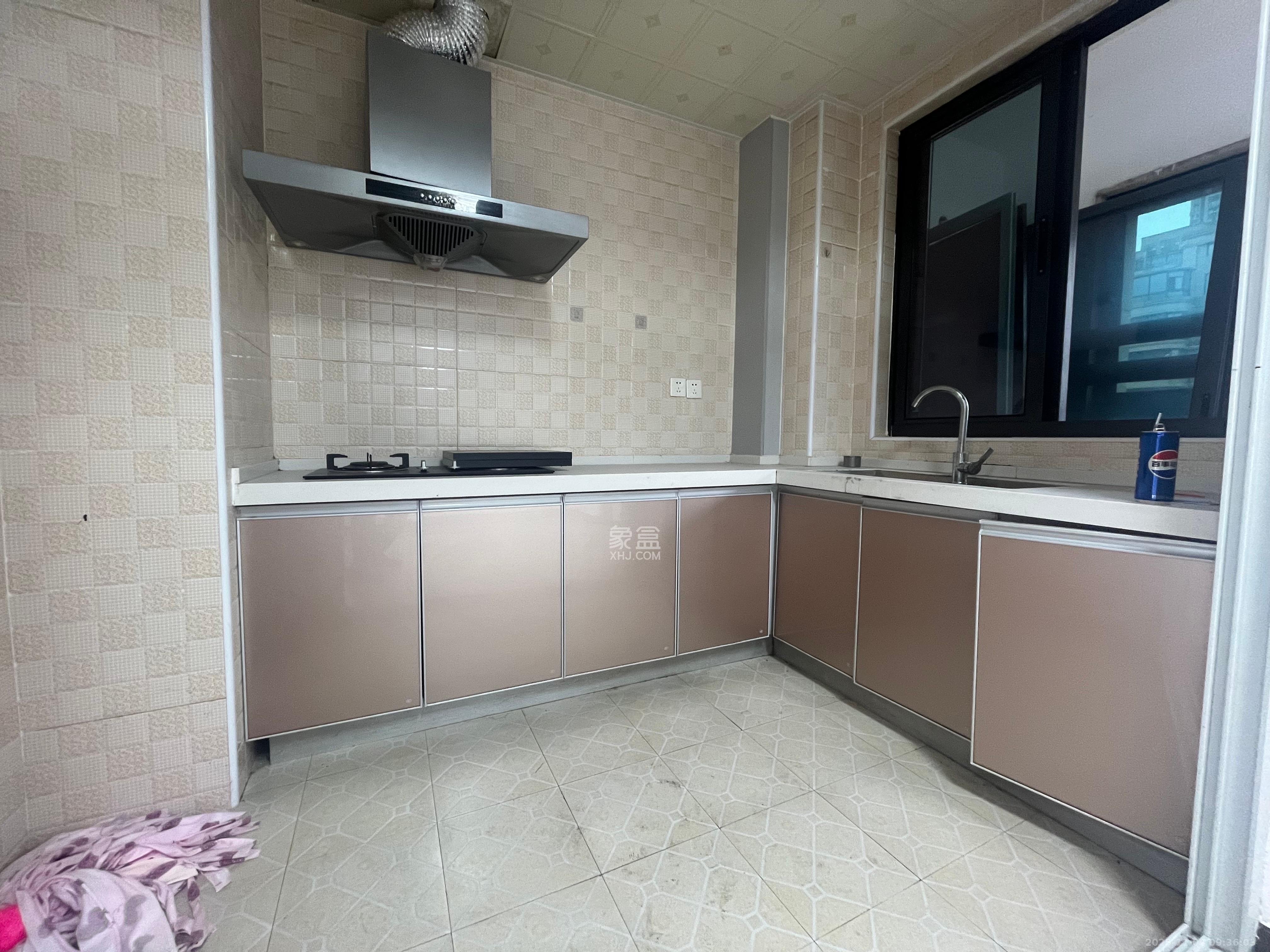 明昇壹城(明昇时代广场)一期 4室2厅2卫 3200.0元/月 明昇壹城(明昇时代广场)一期 4室2厅2卫 3200.0元/月室内图