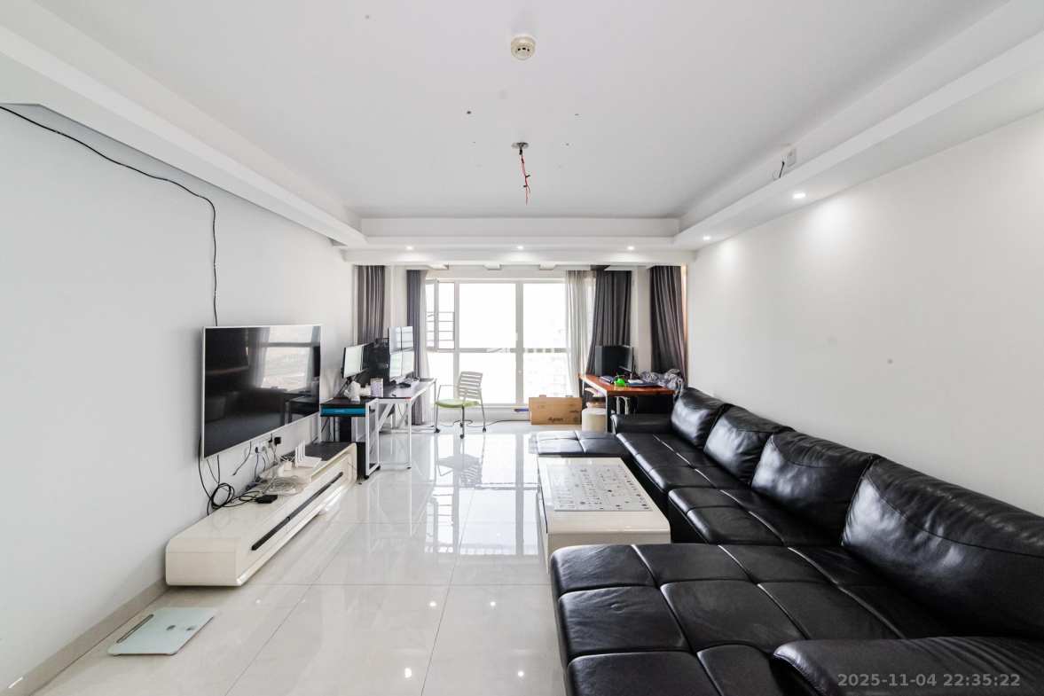 北辰三角洲D2区 4室2厅1卫 185.0万 北辰三角洲D2区 4室2厅1卫 185.0万客厅