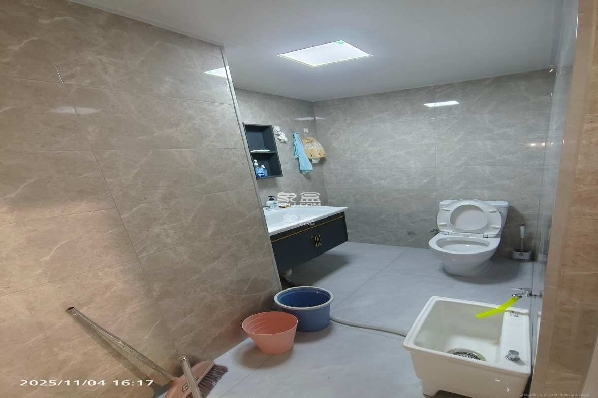 旭辉国际广场(永升商业广场) 1室1厅1卫 1600.0元/月 旭辉国际广场(永升商业广场) 1室1厅1卫 1600.0元/月室内图