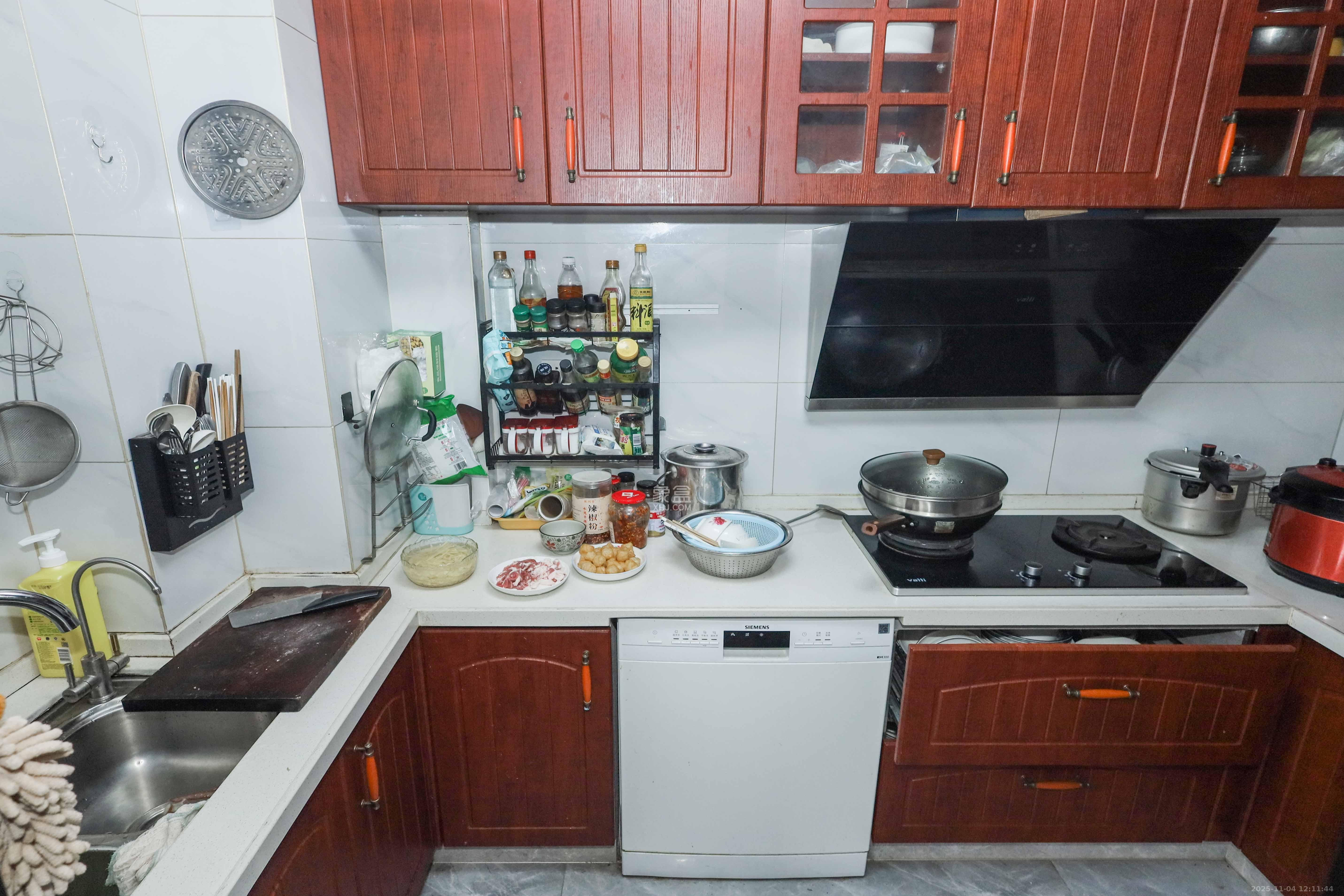 中国铁建梅溪青秀三期 4室2厅2卫 225.0万 中国铁建梅溪青秀三期 4室2厅2卫 225.0万厨房