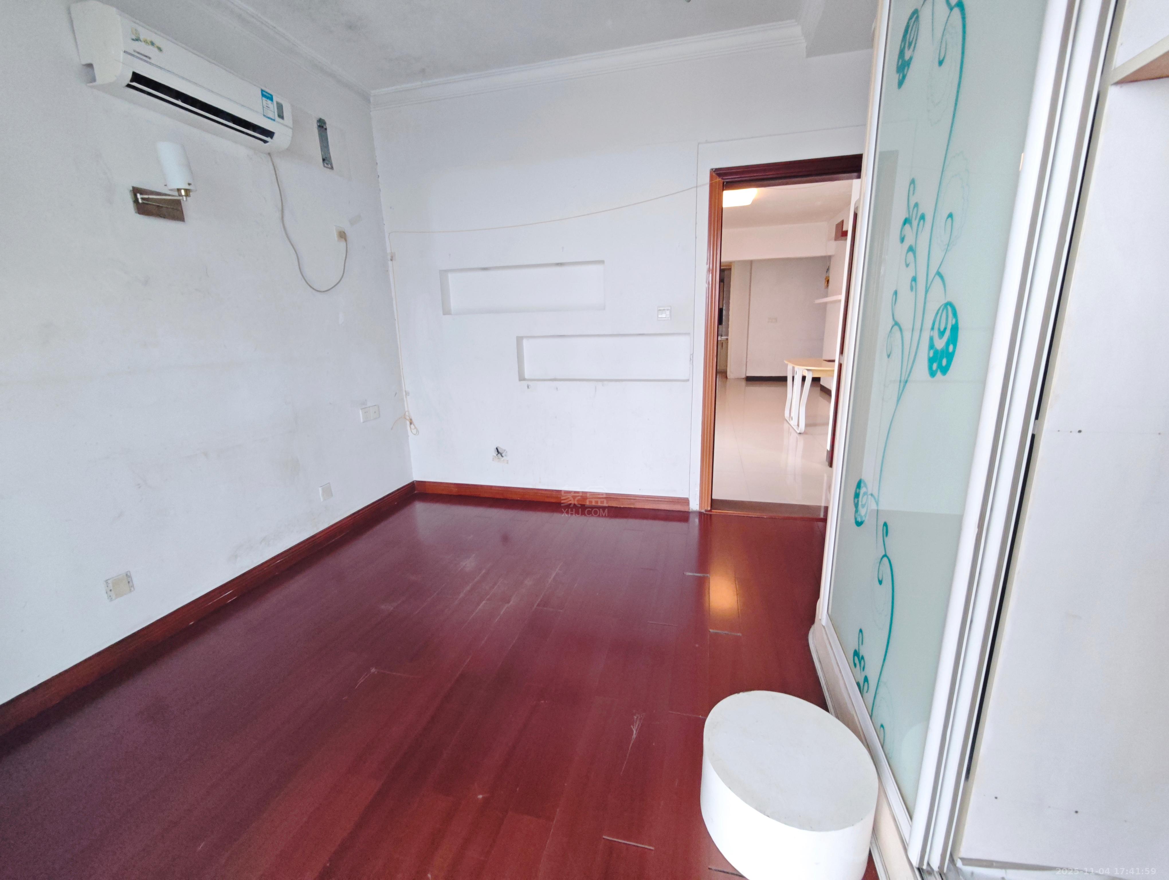 摩登摩天 3室2厅2卫 1500.0元/月 摩登摩天 3室2厅2卫 1500.0元/月室内图