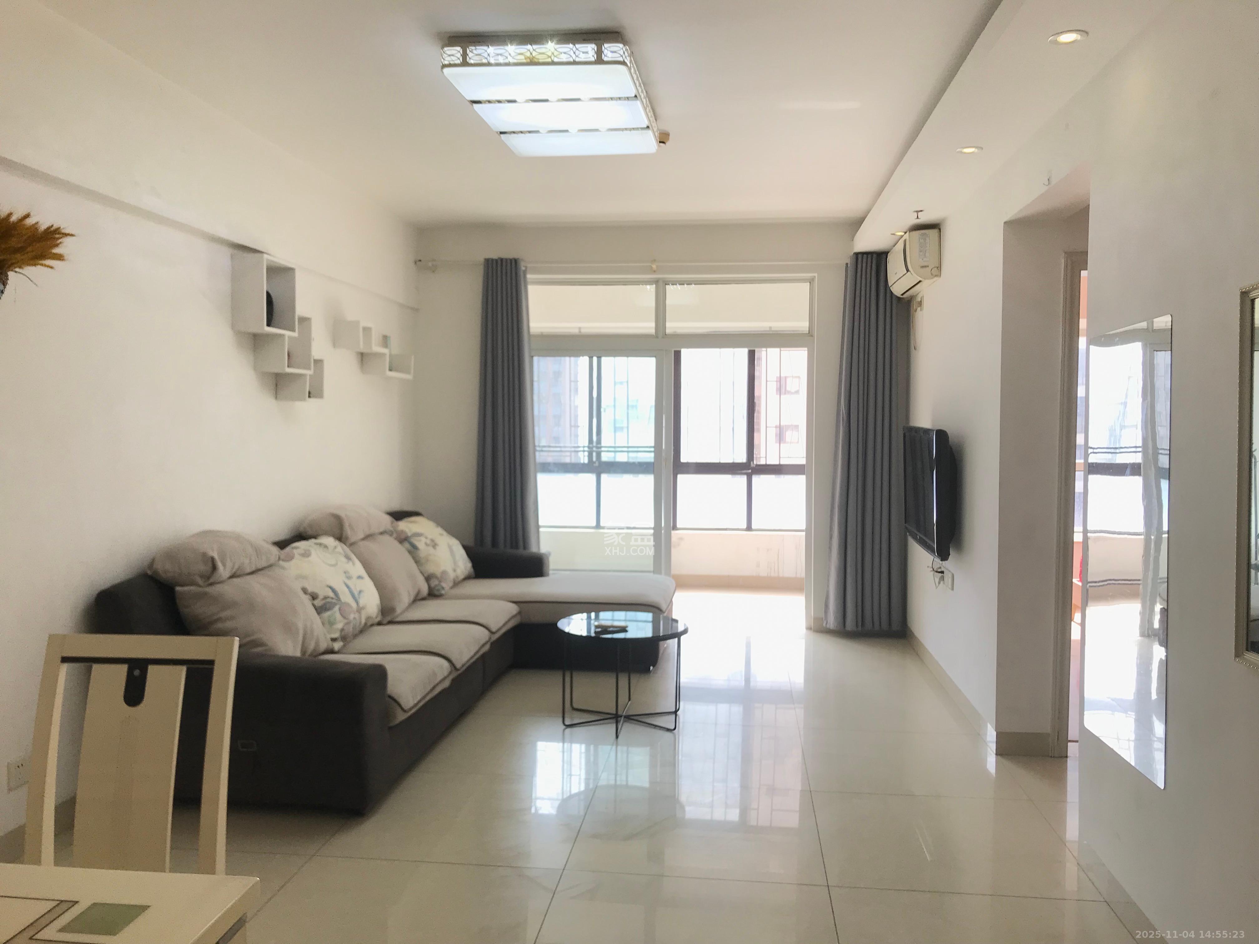 新长海广场  2室2厅1卫    1700.0元/月