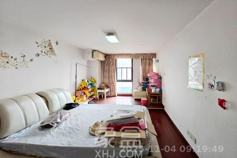 绿城桂花城  3室2厅2卫    3200.0元/月室内图