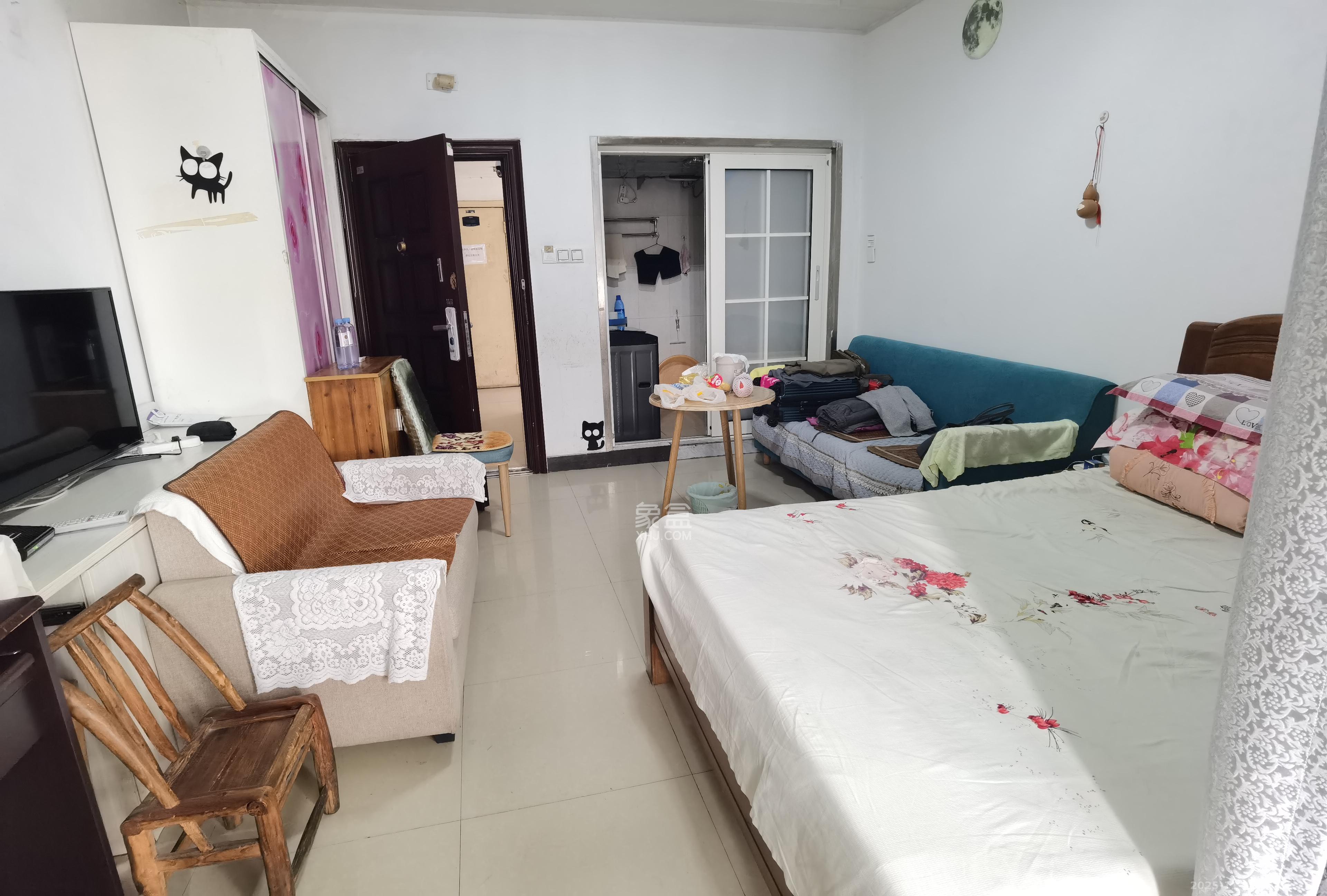 君临国际  1室1厅1卫    1400.0元/月室内图