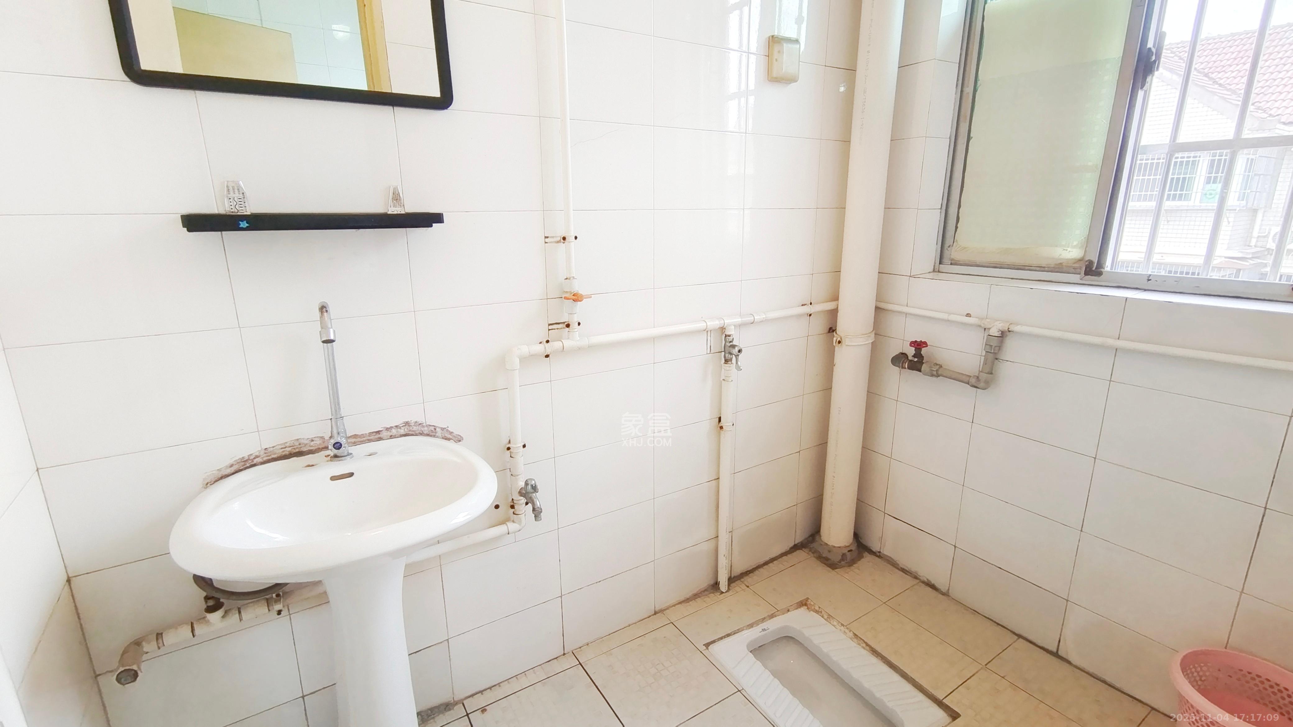 扬帆小区 2室1厅1卫 1800.0元/月 扬帆小区 2室1厅1卫 1800.0元/月室内图