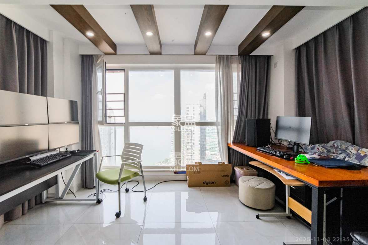 北辰三角洲D2区 4室2厅1卫 185.0万 北辰三角洲D2区 4室2厅1卫 185.0万阳台