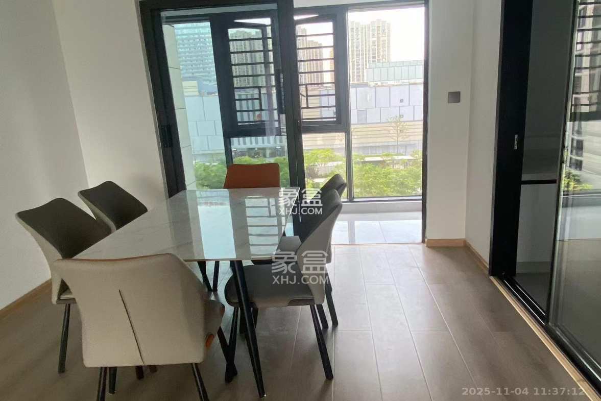 中交中央公园D5区 4室2厅1卫 4200.0元/月 中交中央公园D5区 4室2厅1卫 4200.0元/月室内图