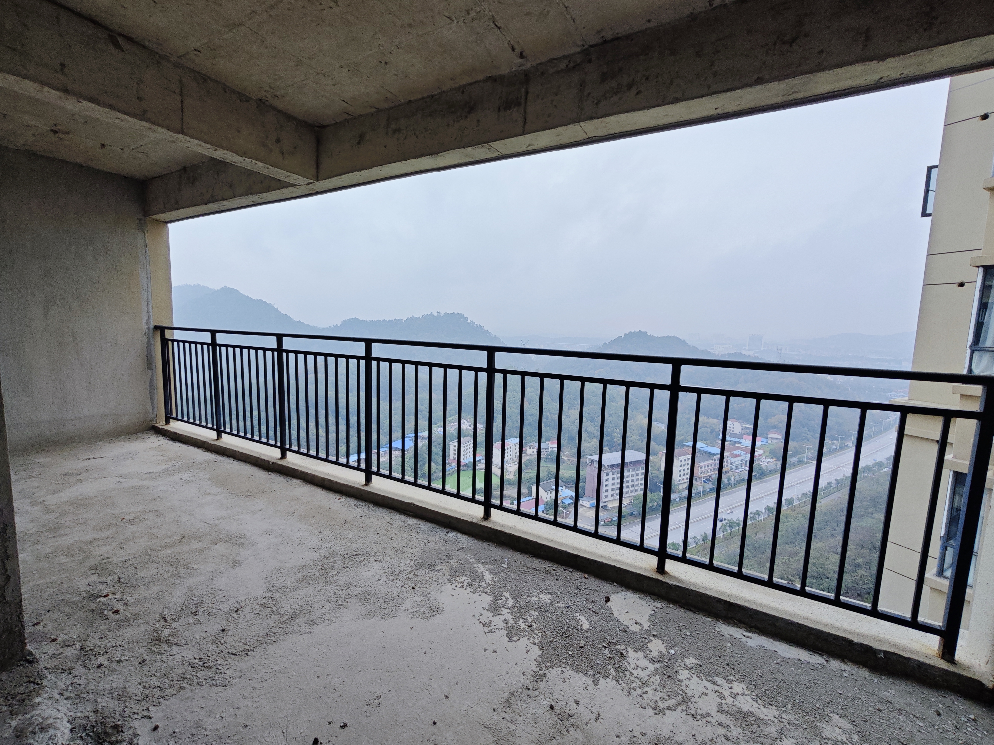 德桂园书香苑 4室2厅2卫 58.8万 德桂园书香苑 4室2厅2卫 58.8万客厅