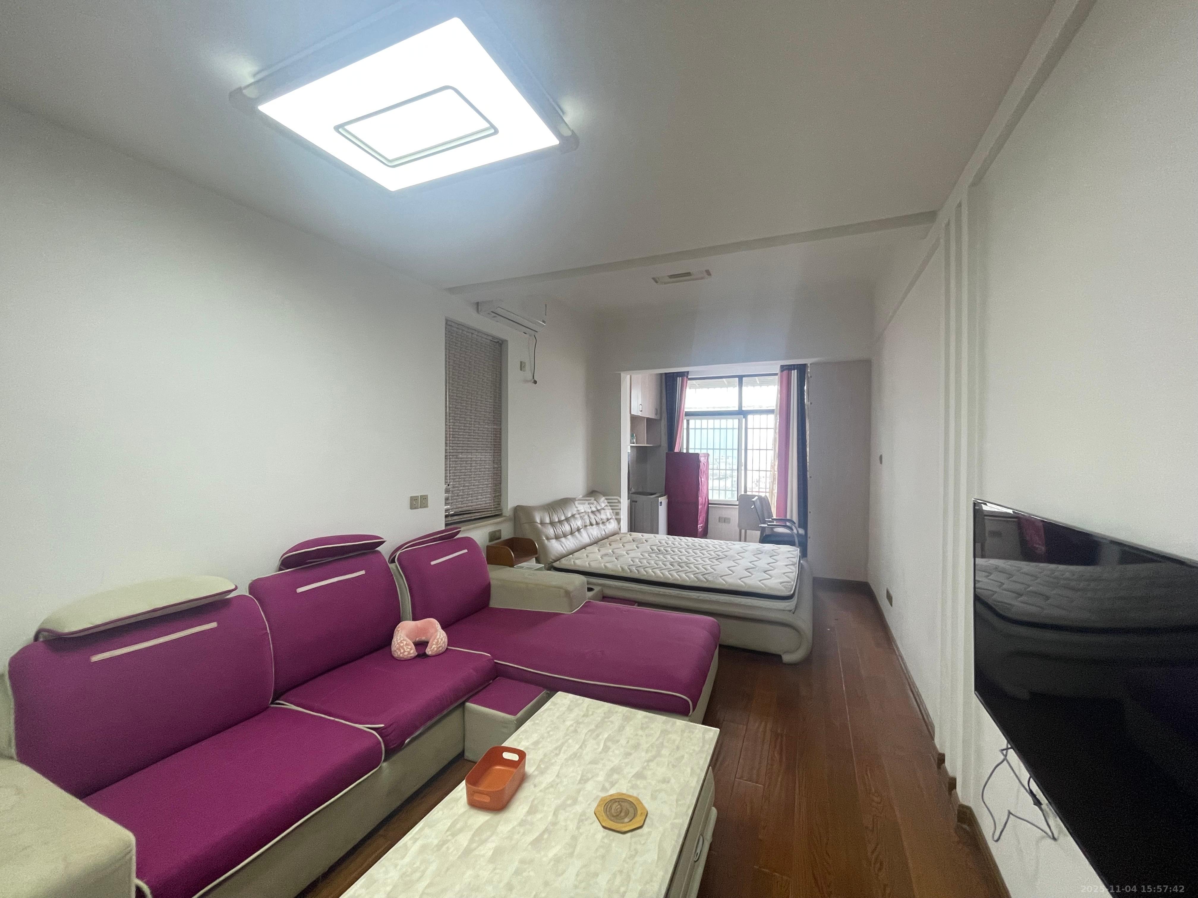 红树湾  1室1厅1卫    1300.0元/月