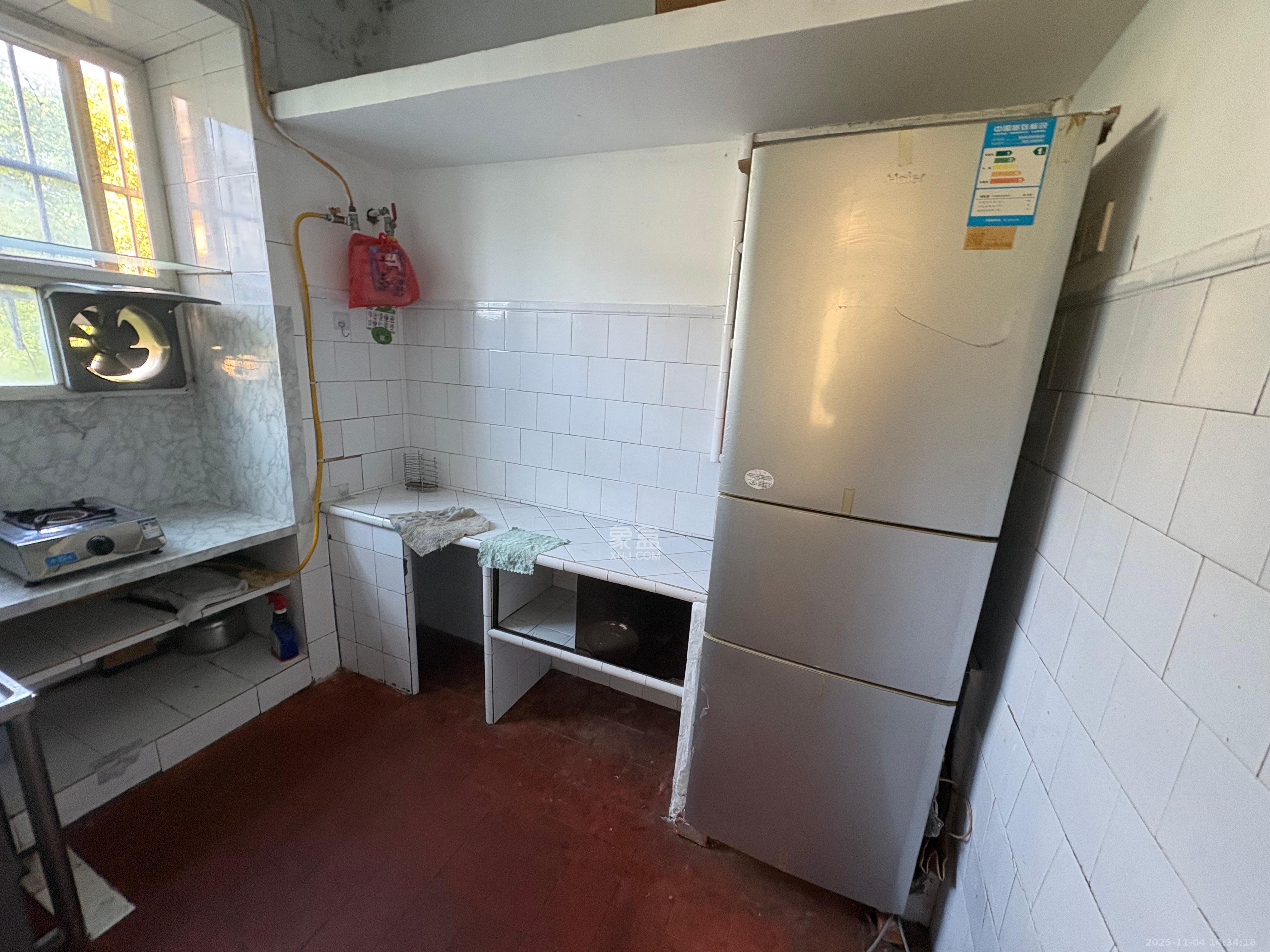 红花坡社区  1室1厅1卫    800.0元/月室内图