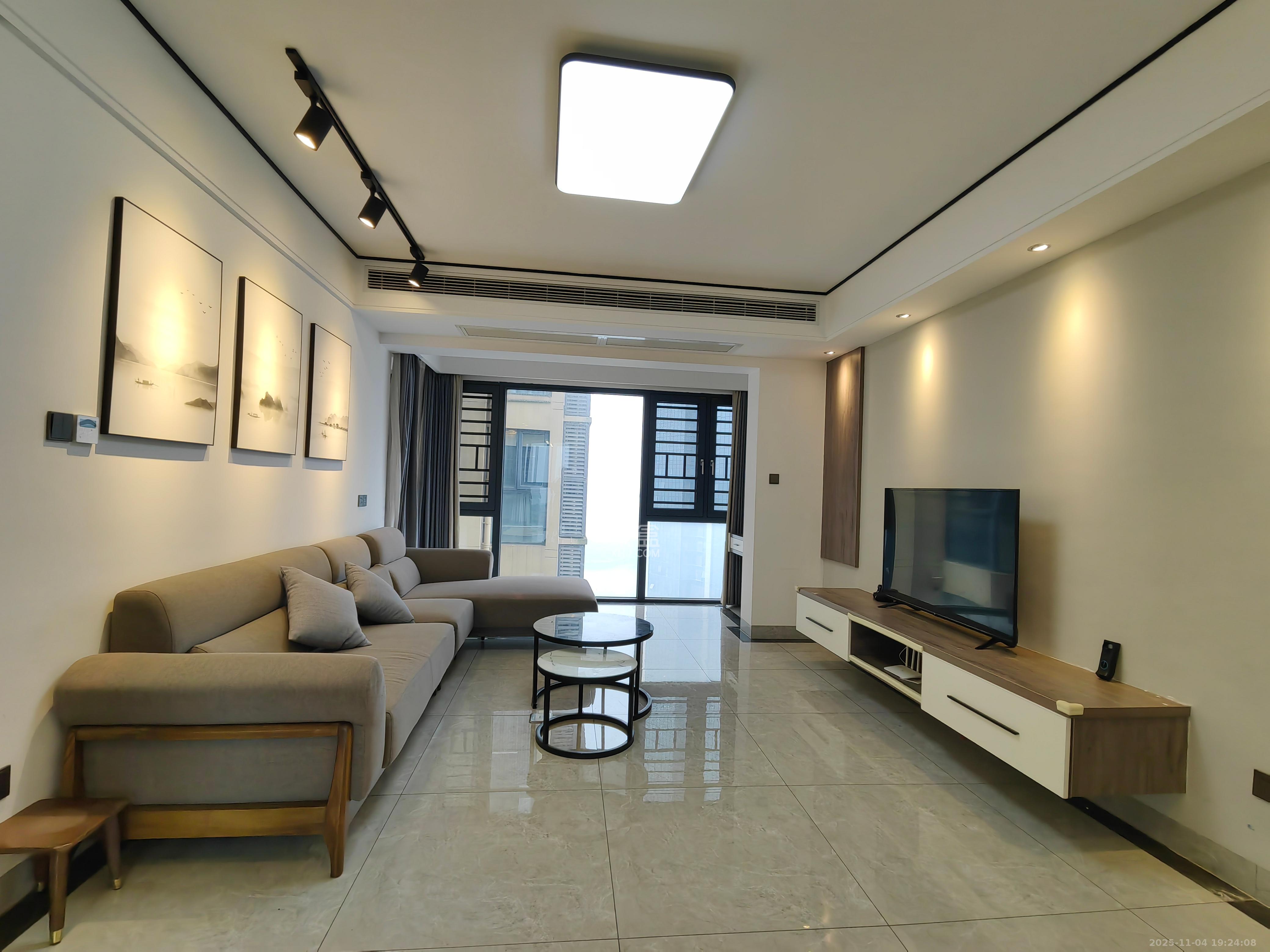 中建梅溪湖中心  3室2厅2卫    3800.0元/月