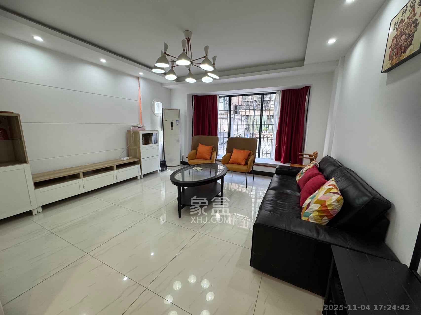 华丽家族 2室2厅1卫 1700.0元/月 华丽家族 2室2厅1卫 1700.0元/月室内图