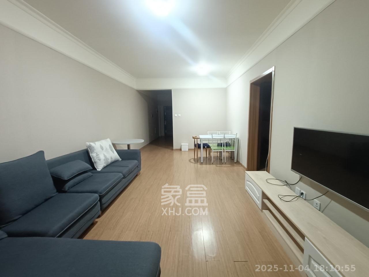 麓谷小镇  3室1厅2卫    2300.0元/月室内图