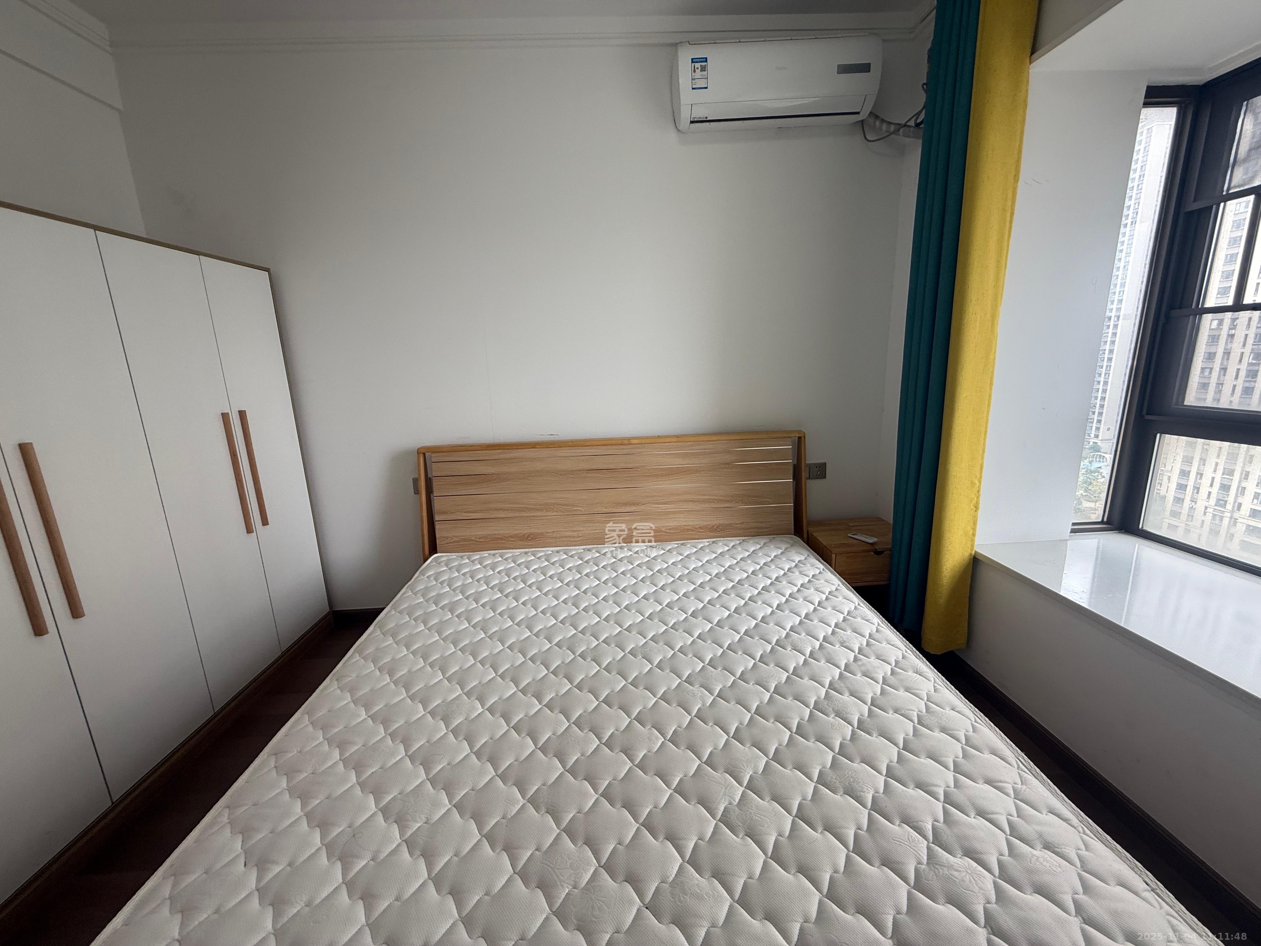 阳光城尚东湾蜜桃园  4室2厅2卫    2800.0元/月室内图