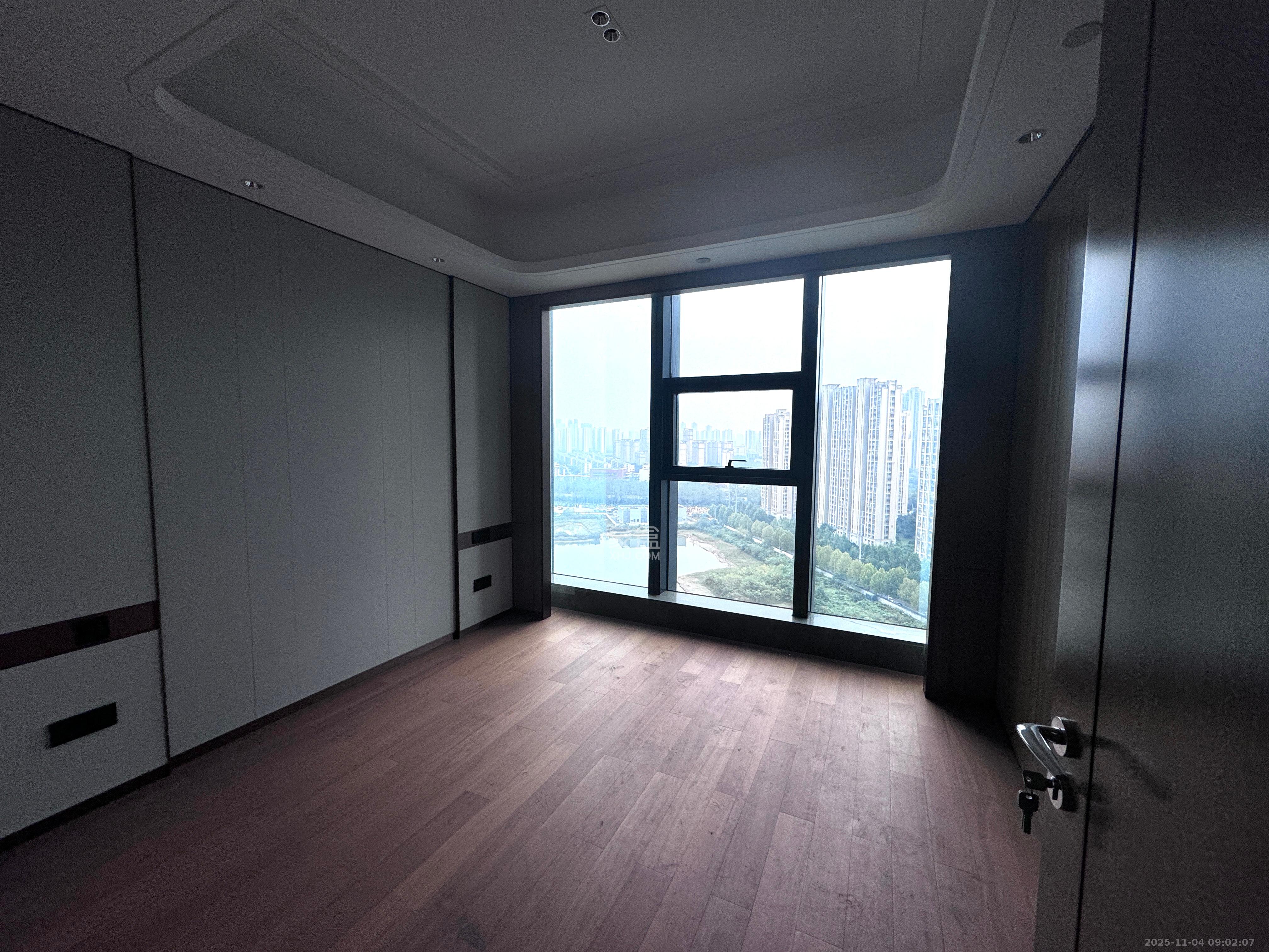 运达中央广场三期  4室2厅3卫    13000.0元/月室内图