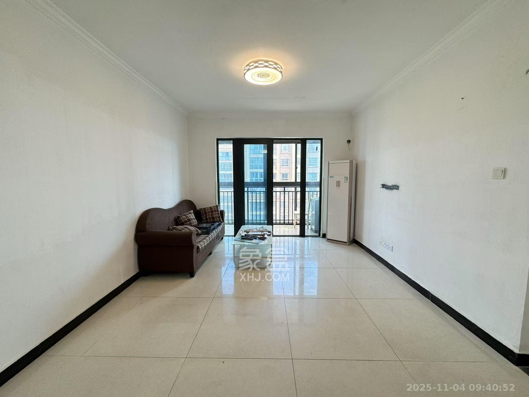 华城广场  2室1厅1卫    2500.0元/月室内图