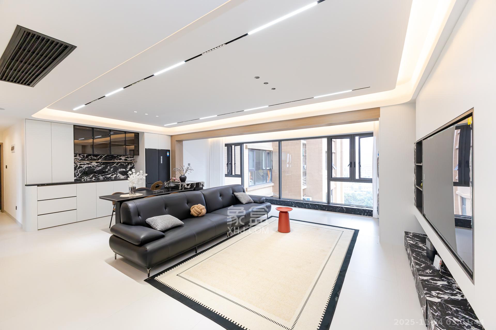 润和又一城 4室2厅2卫 135.8万 润和又一城 4室2厅2卫 135.8万客厅