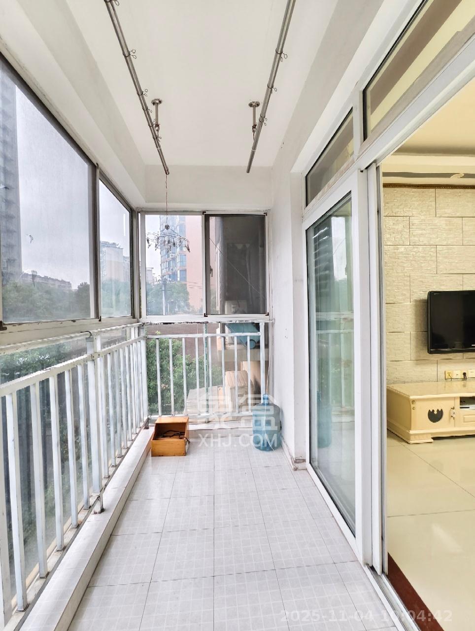 风华四季园  2室2厅1卫    2400.0元/月室内图