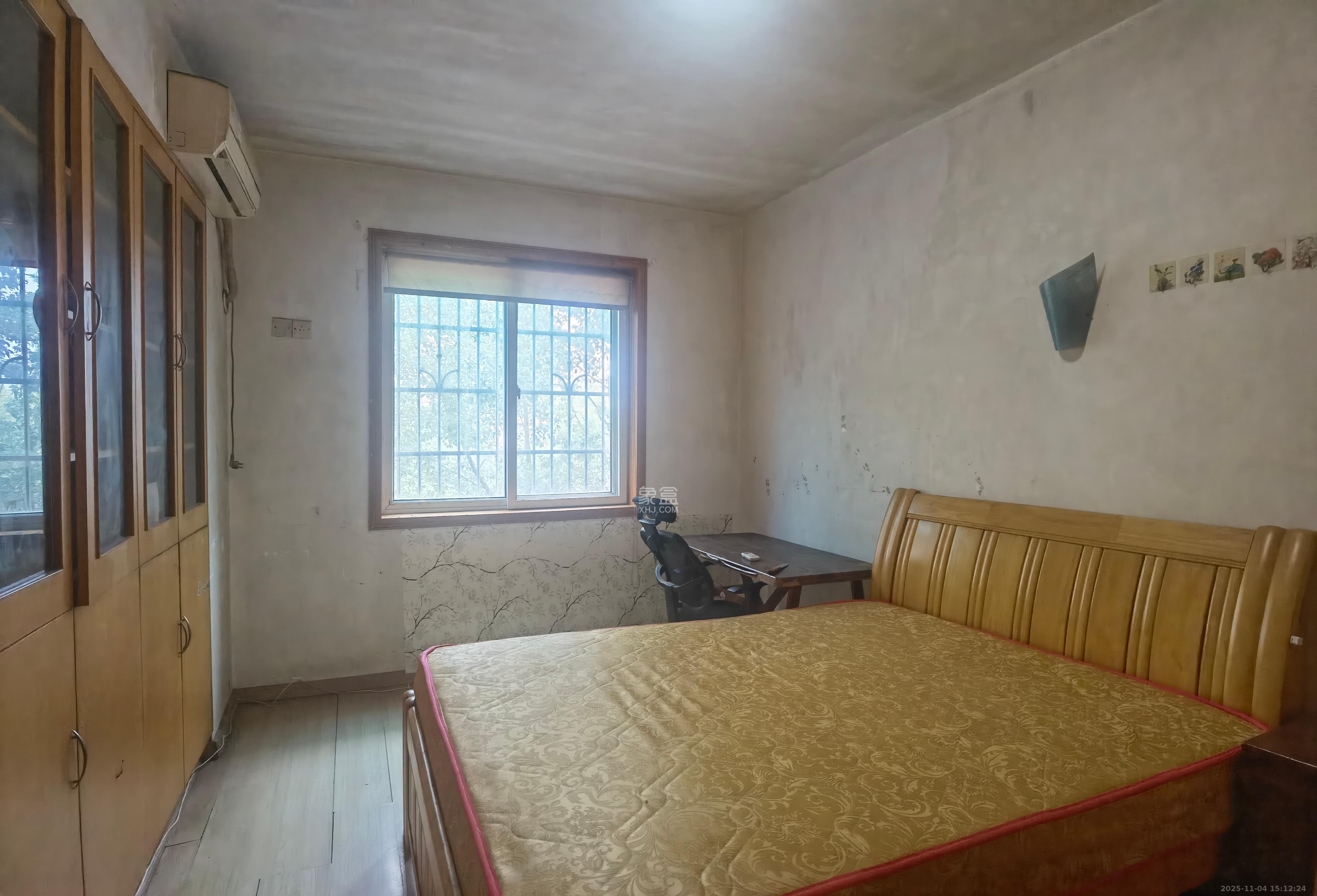 四方小区 3室1厅1卫 1900.0元/月 四方小区 3室1厅1卫 1900.0元/月室内图