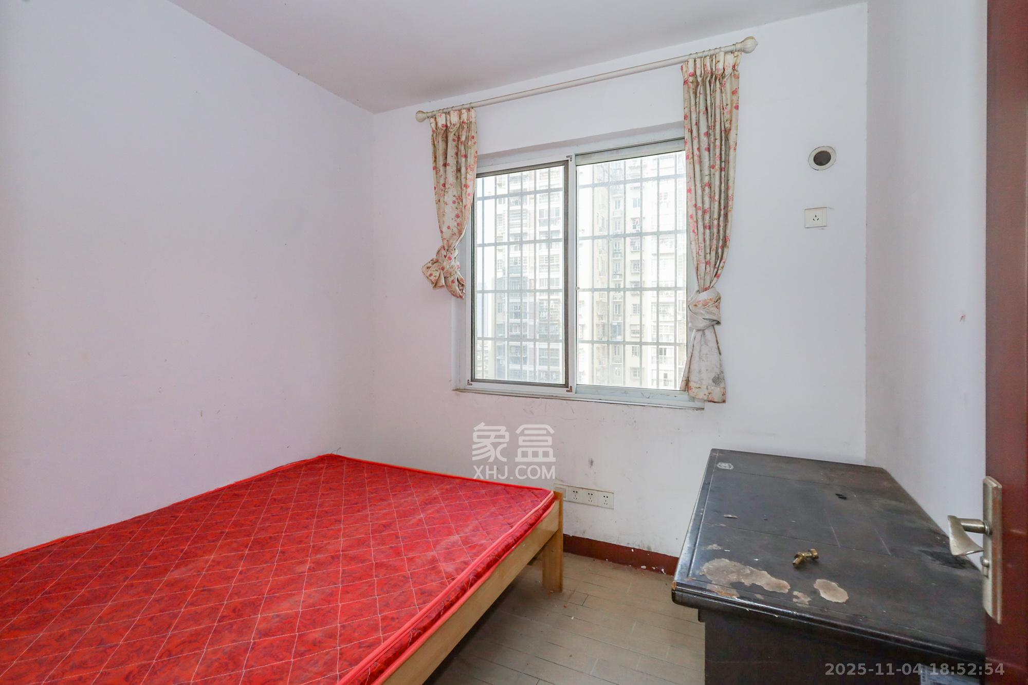 谷山庭院一期  3室2厅1卫    49.8万卧室