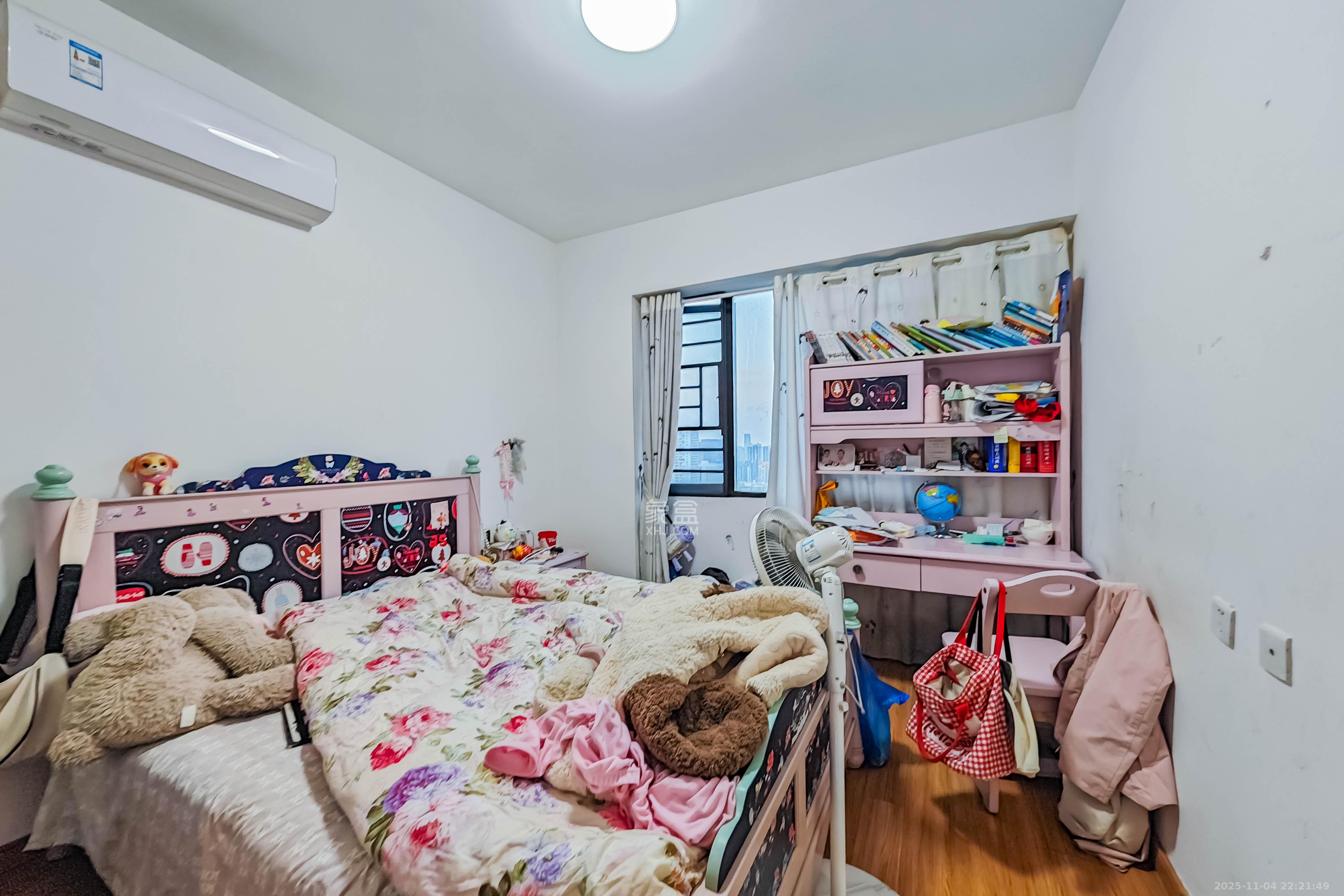 旭辉国际广场（永升商业广场）  4室2厅2卫    165.0万卧室