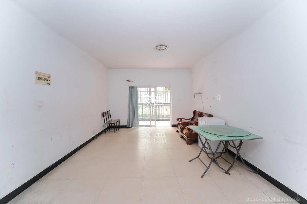 山水湾 1室2厅1卫 65.0万 山水湾 1室2厅1卫 65.0万客厅