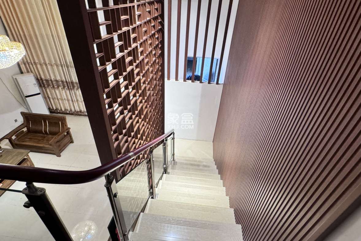 兰海佳园 4室2厅2卫 2500.0元/月 兰海佳园 4室2厅2卫 2500.0元/月室内图