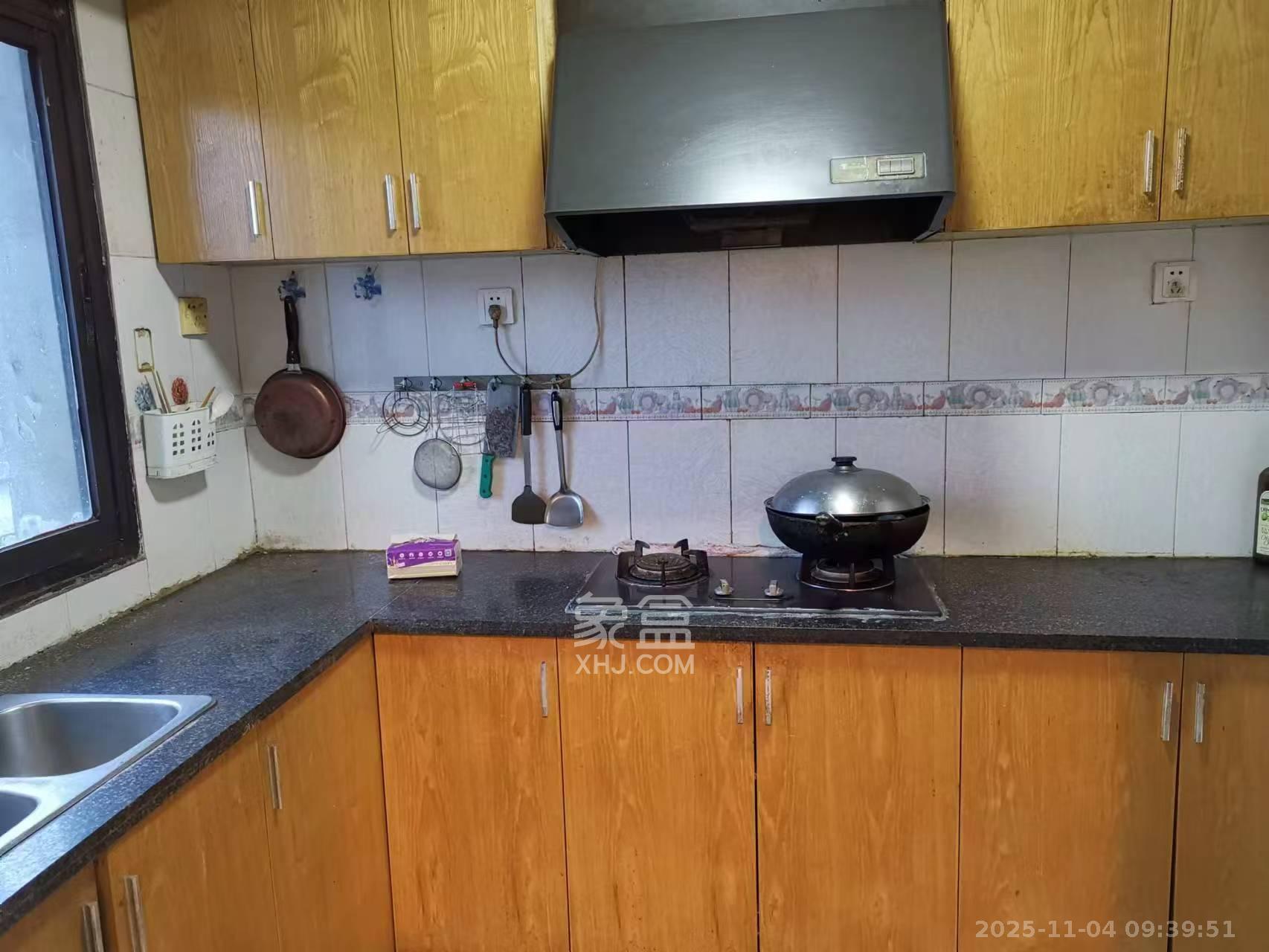 晨光花园  3室2厅1卫    2000.0元/月室内图