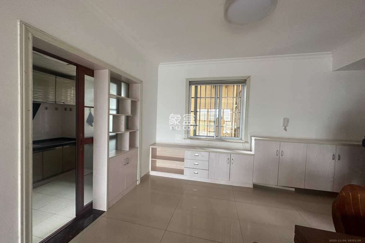 星城新宇莲景苑 3室1厅1卫 2700.0元/月 星城新宇莲景苑 3室1厅1卫 2700.0元/月室内图