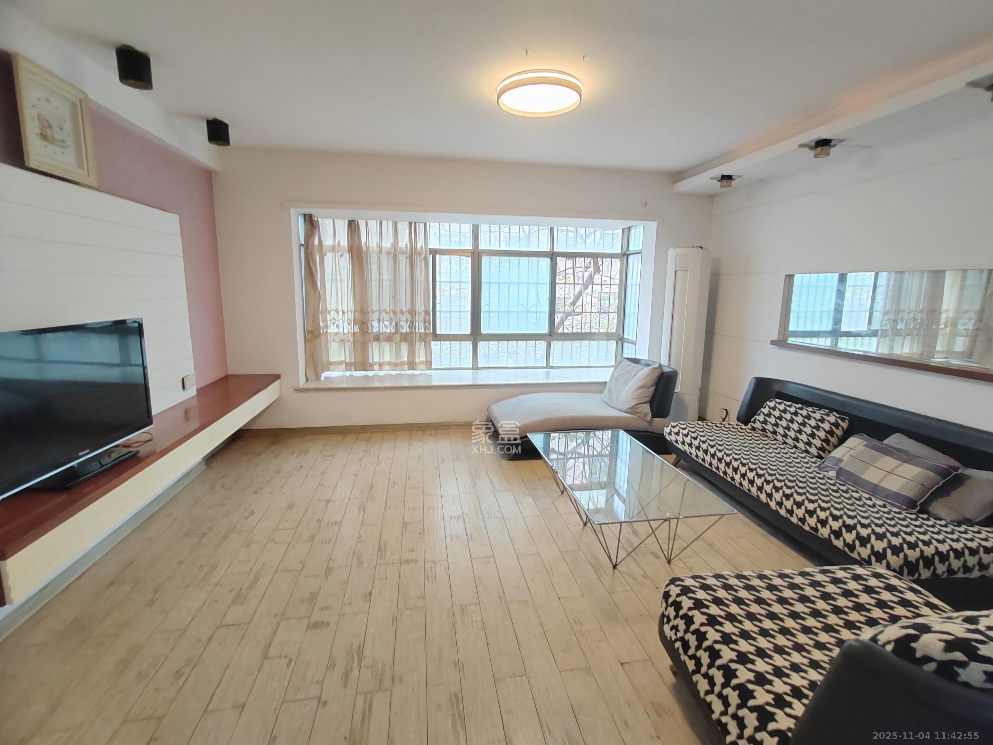 王府井公寓（福源公寓）  3室2厅2卫    4500.0元/月