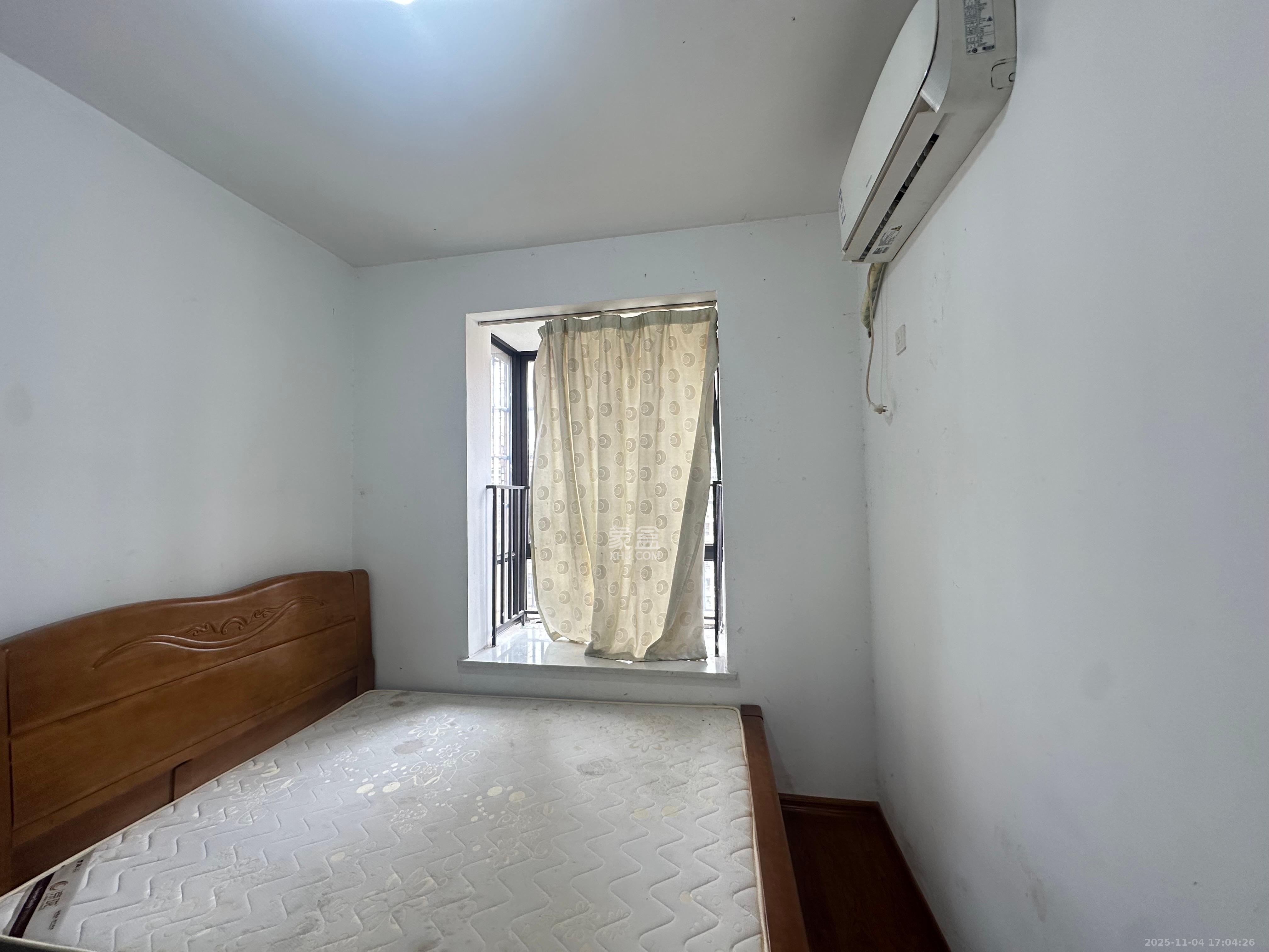 华润凤凰城一期  3室2厅1卫    1500.0元/月室内图