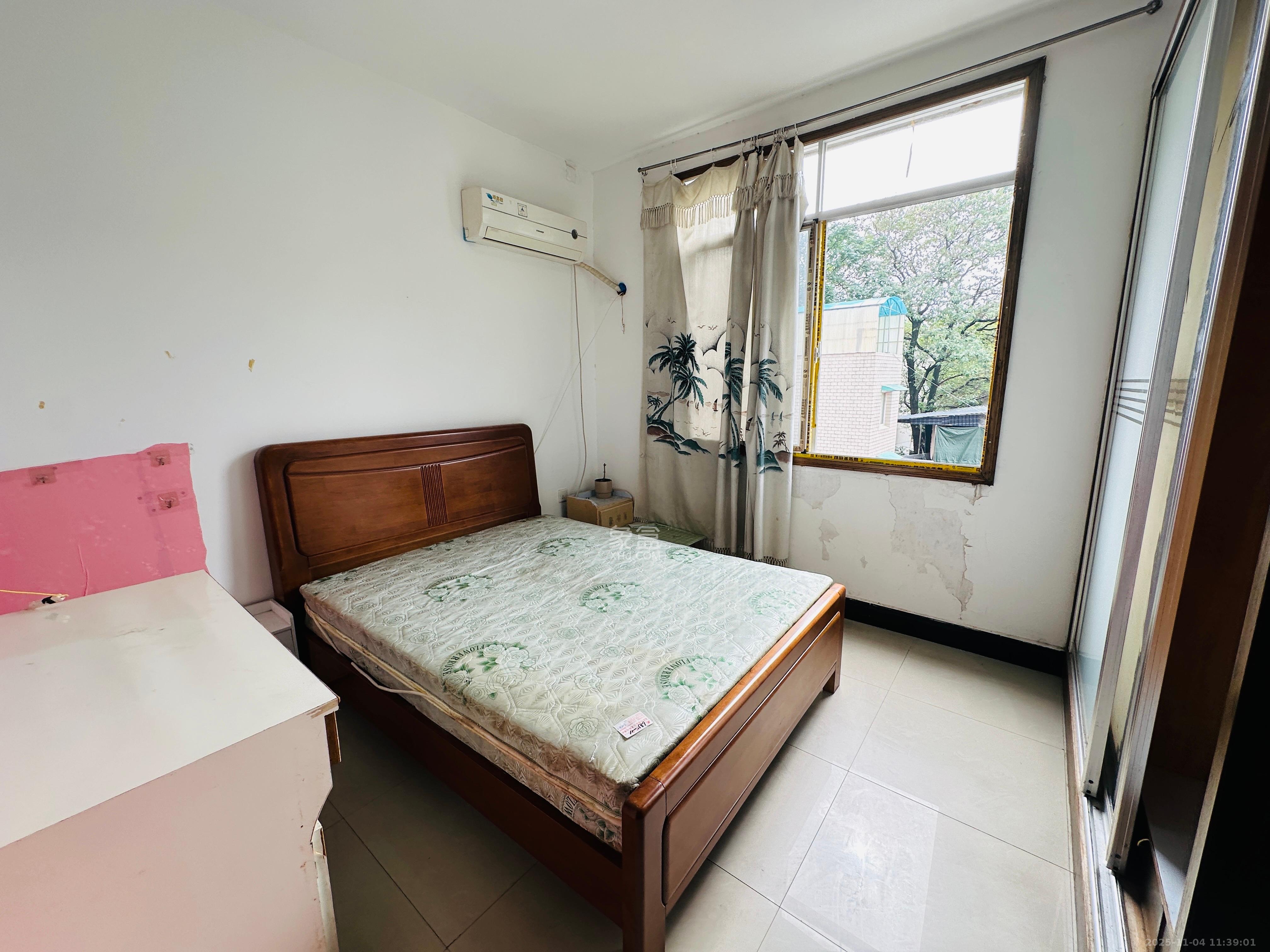 宝塔山私房散盘  1室1厅1卫    1100.0元/月室内图